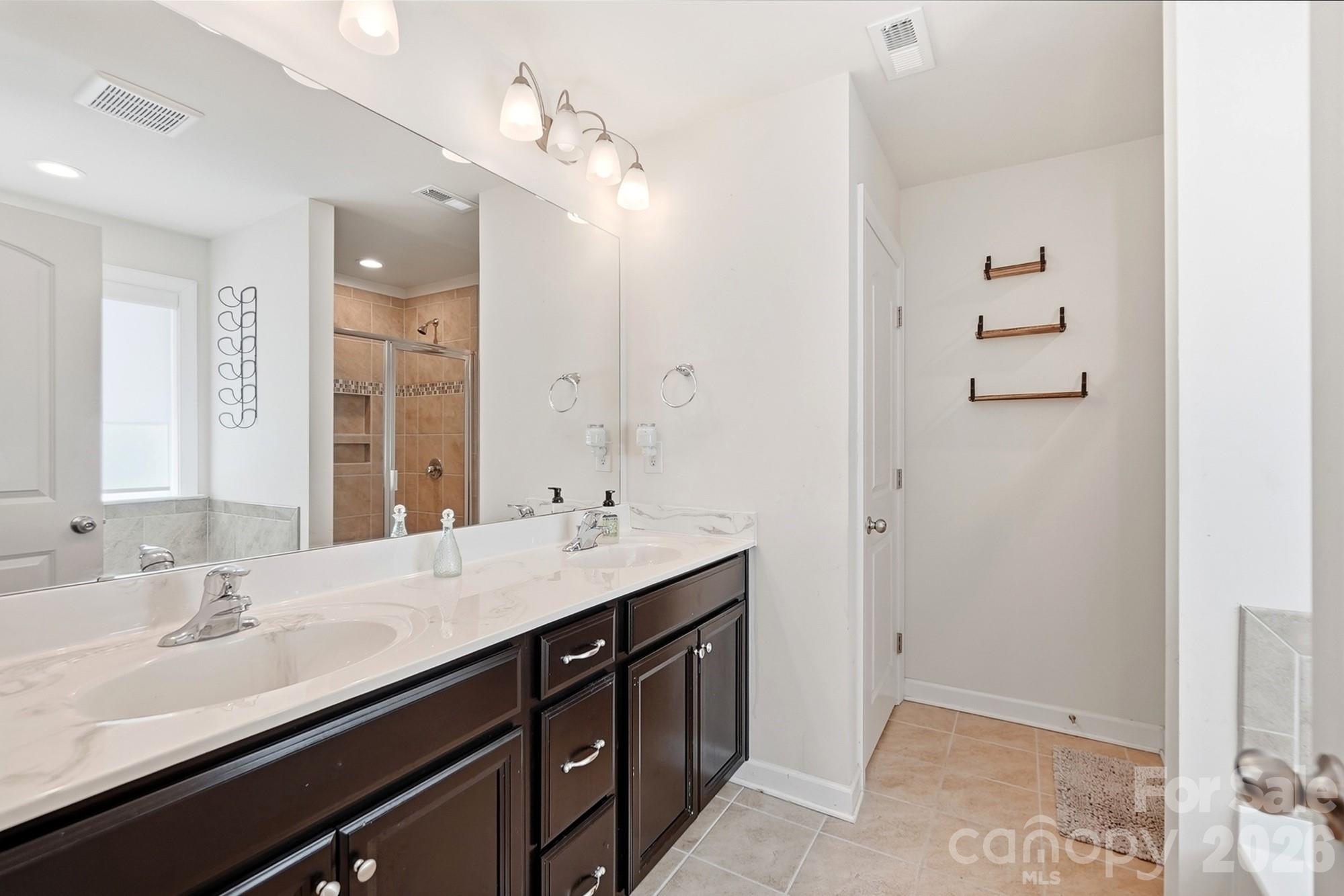 Single Family Residence at 10125 Castlebrooke Drive, Concord, photo 35 of 48
