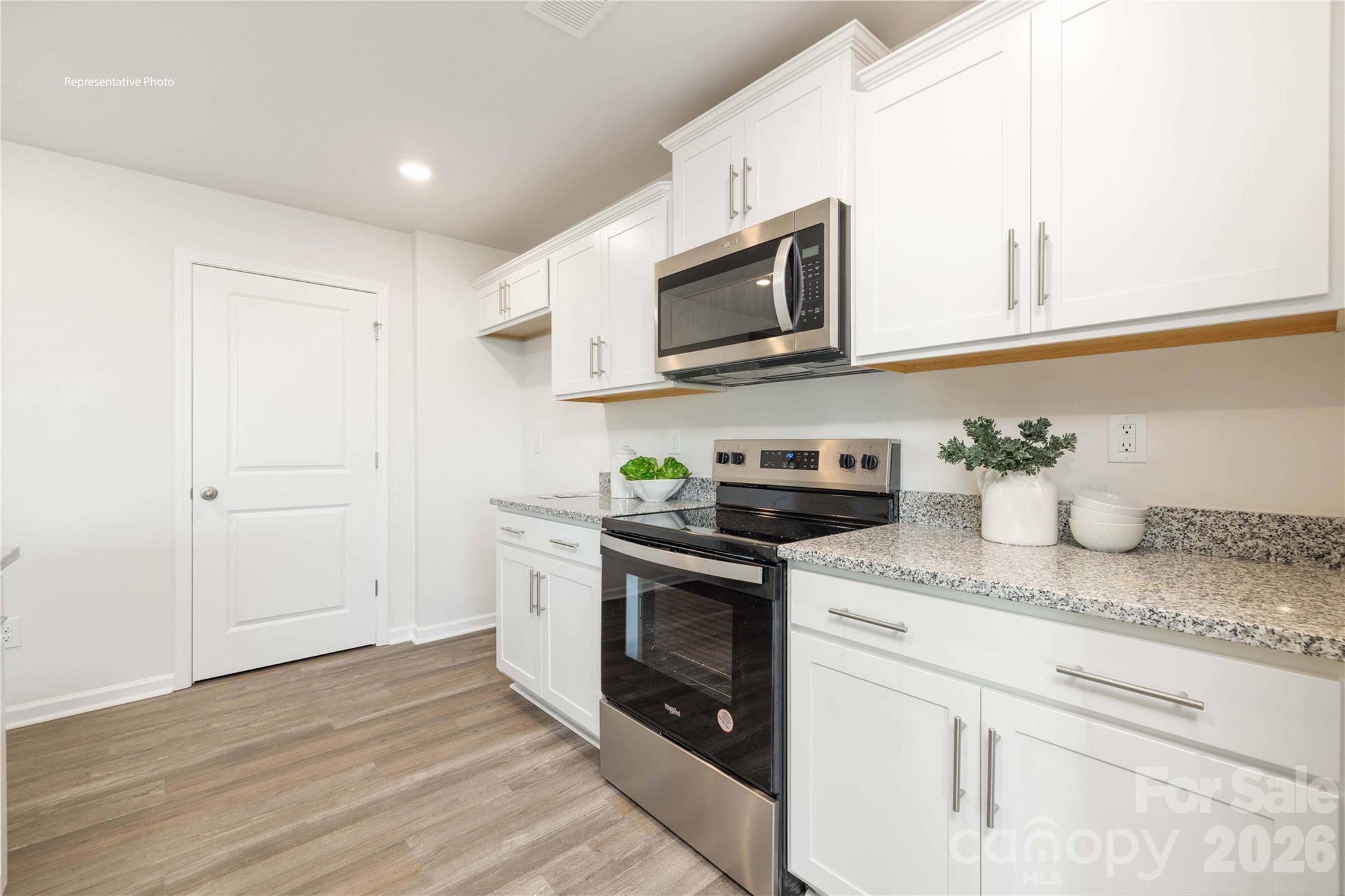 Single Family Residence at 759 Dazzle Loop, Newton, photo 9 of 20