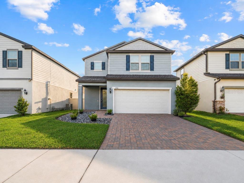 2704 VISTA VERDE LN