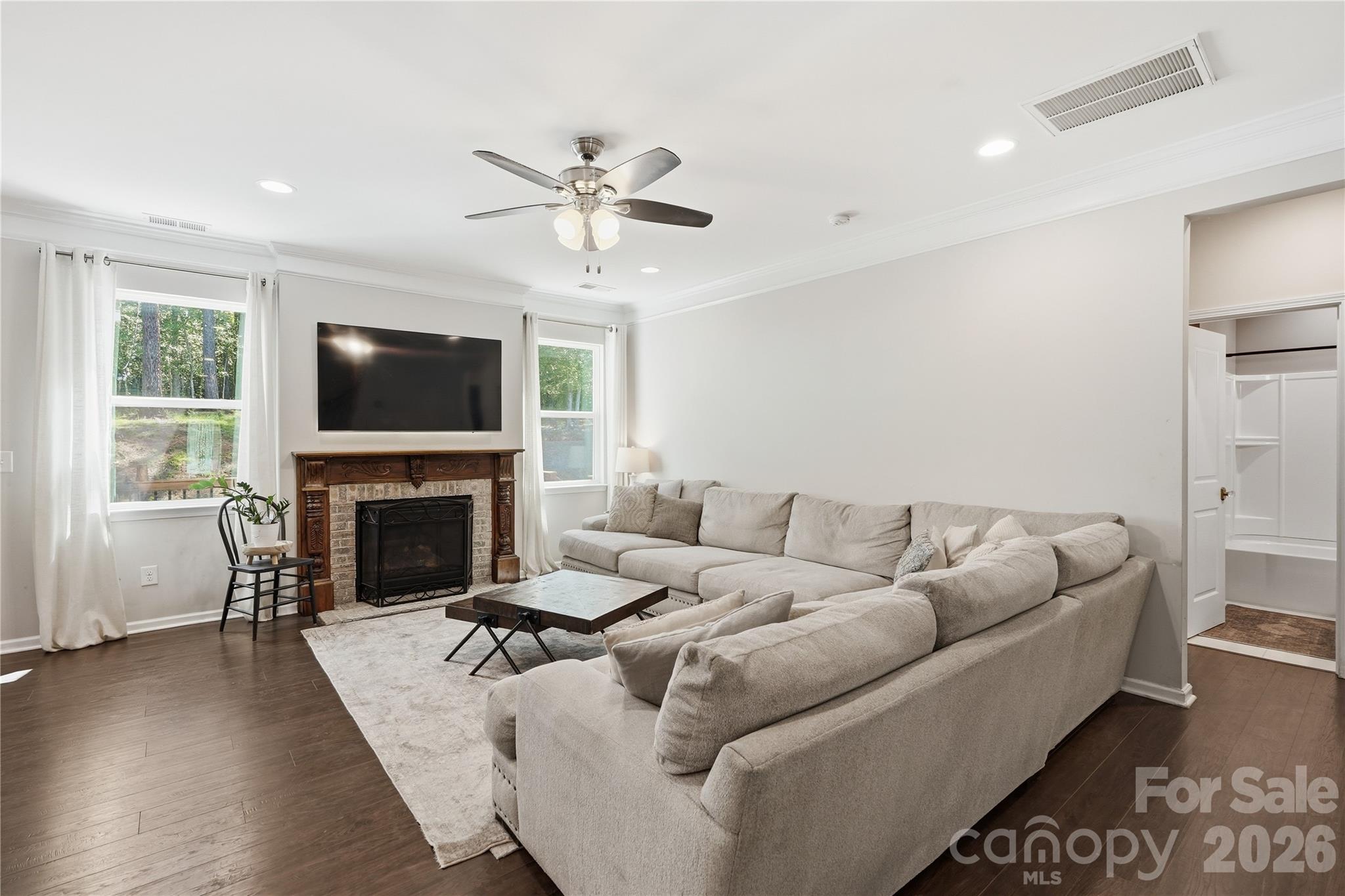 Single Family Residence at 607 Winter Walk Lane, Lake Wylie, photo 6 of 41