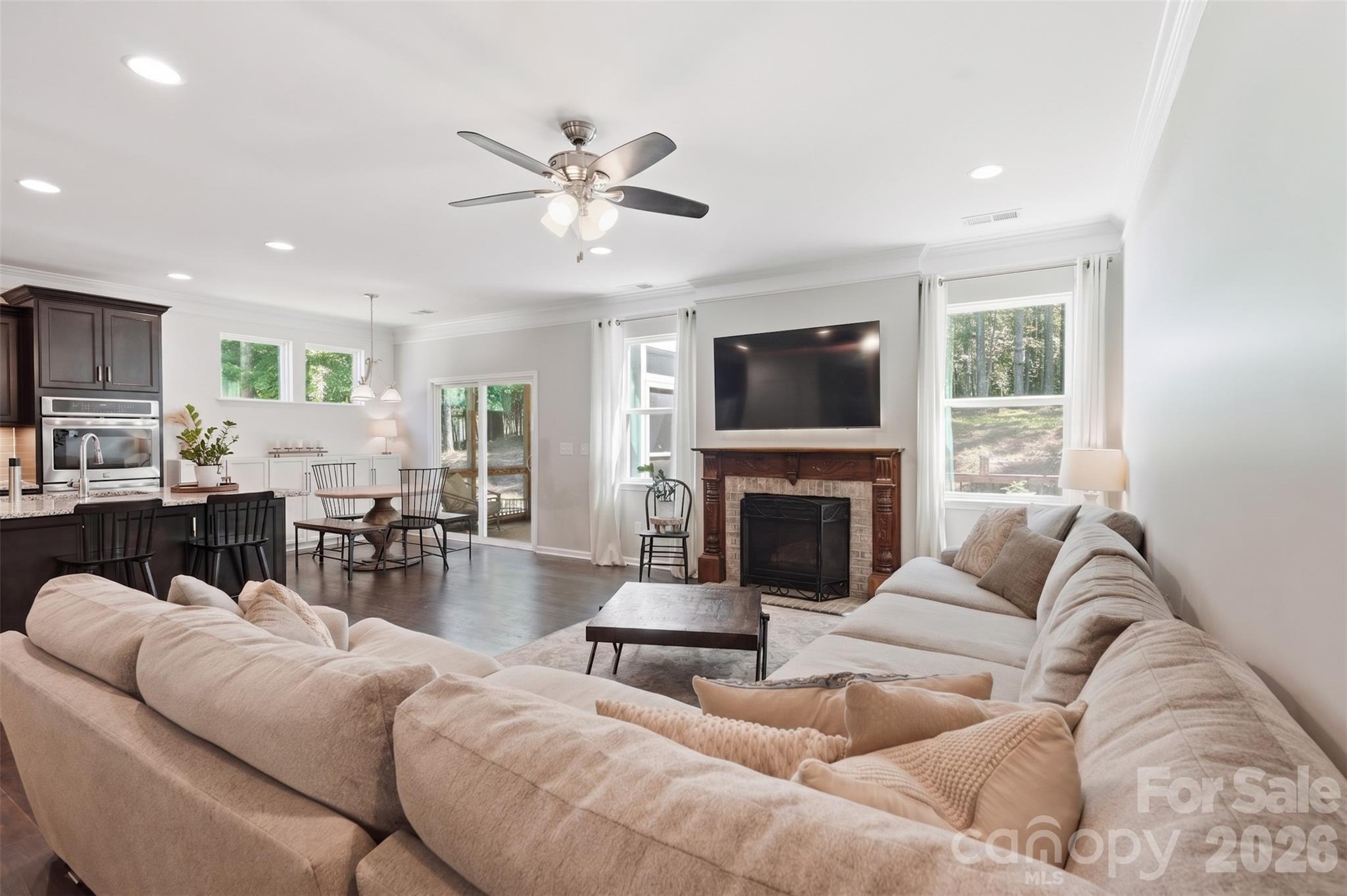 Single Family Residence at 607 Winter Walk Lane, Lake Wylie, photo 7 of 41