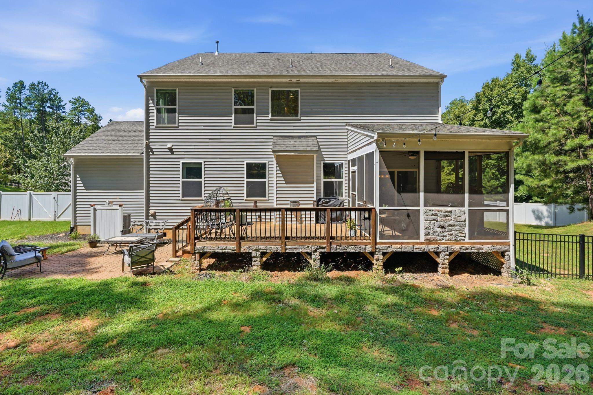 Single Family Residence at 607 Winter Walk Lane, Lake Wylie, photo 34 of 41