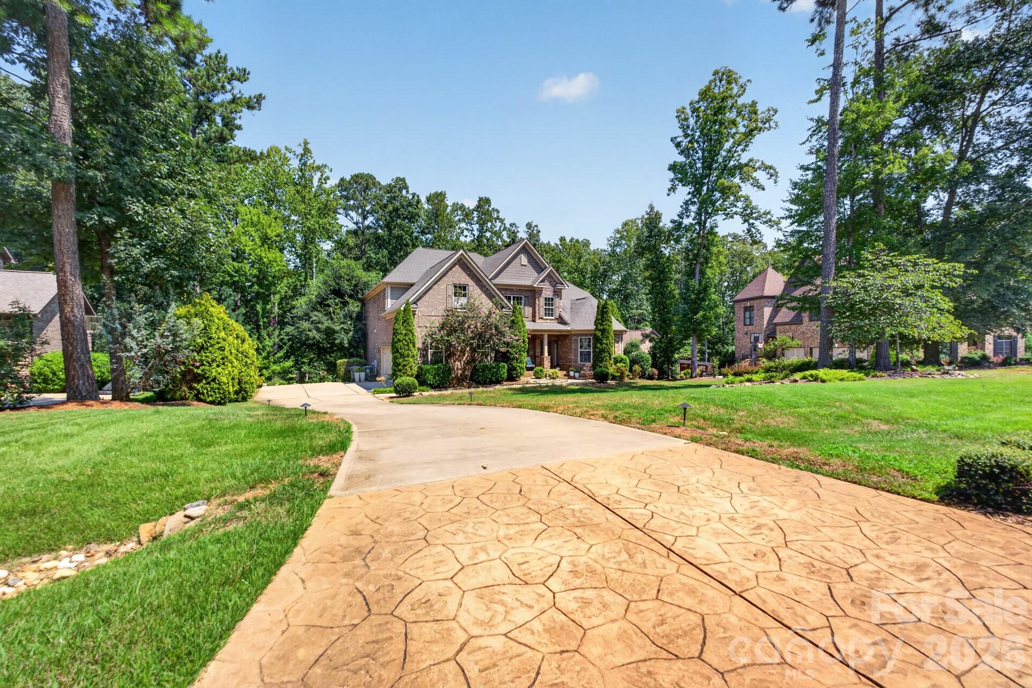 725 Fawns Glen Place