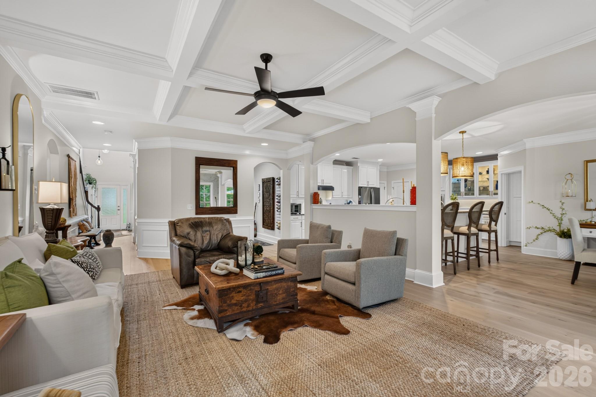 Open and Airy LR - 725 Fawns Glen Place, Lake Wylie