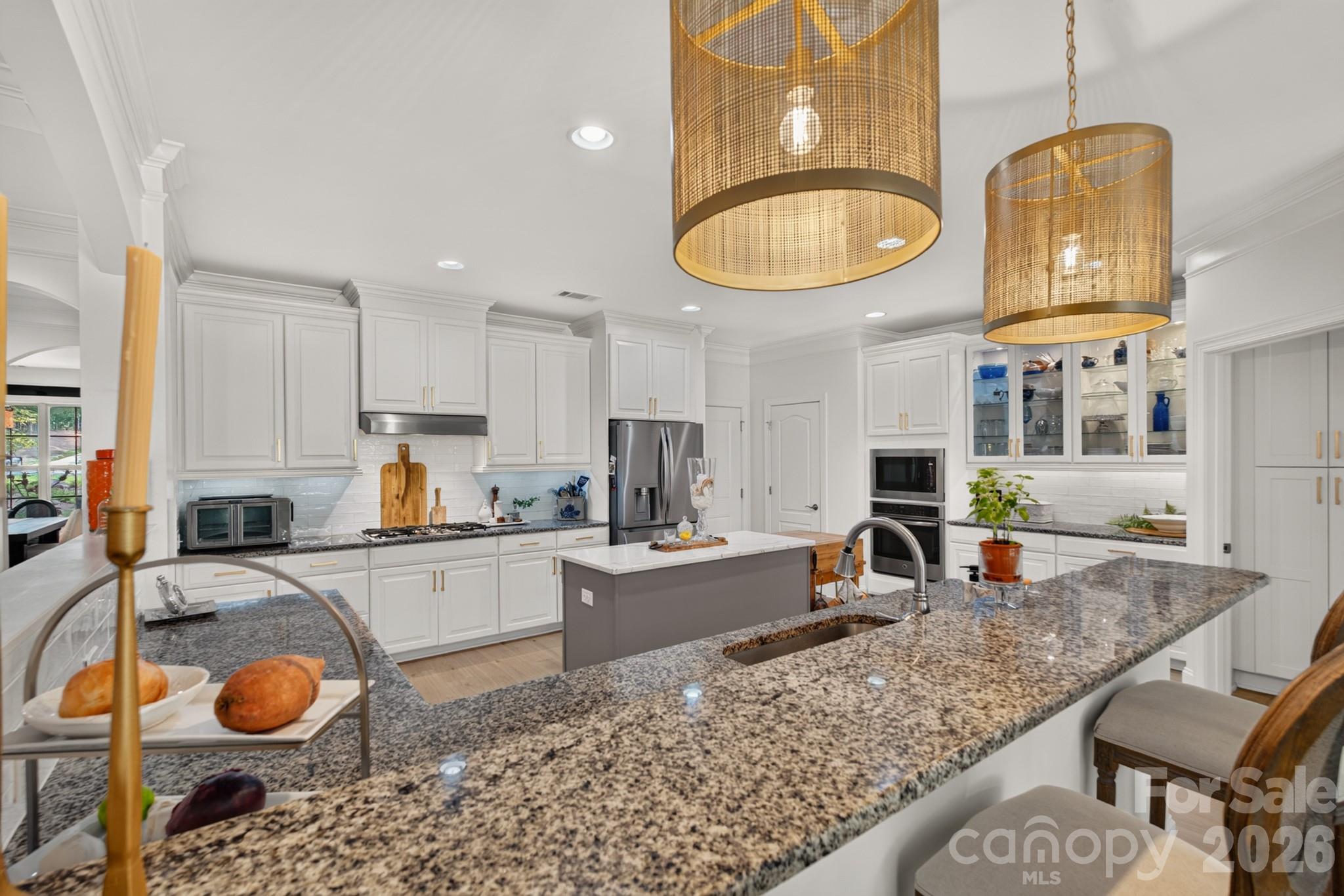 Chef's Kitchen - 725 Fawns Glen Place, Lake Wylie