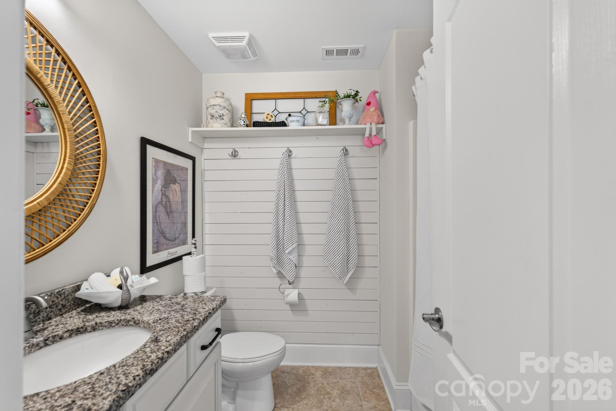 One of upstairs baths - 725 Fawns Glen Place, Lake Wylie
