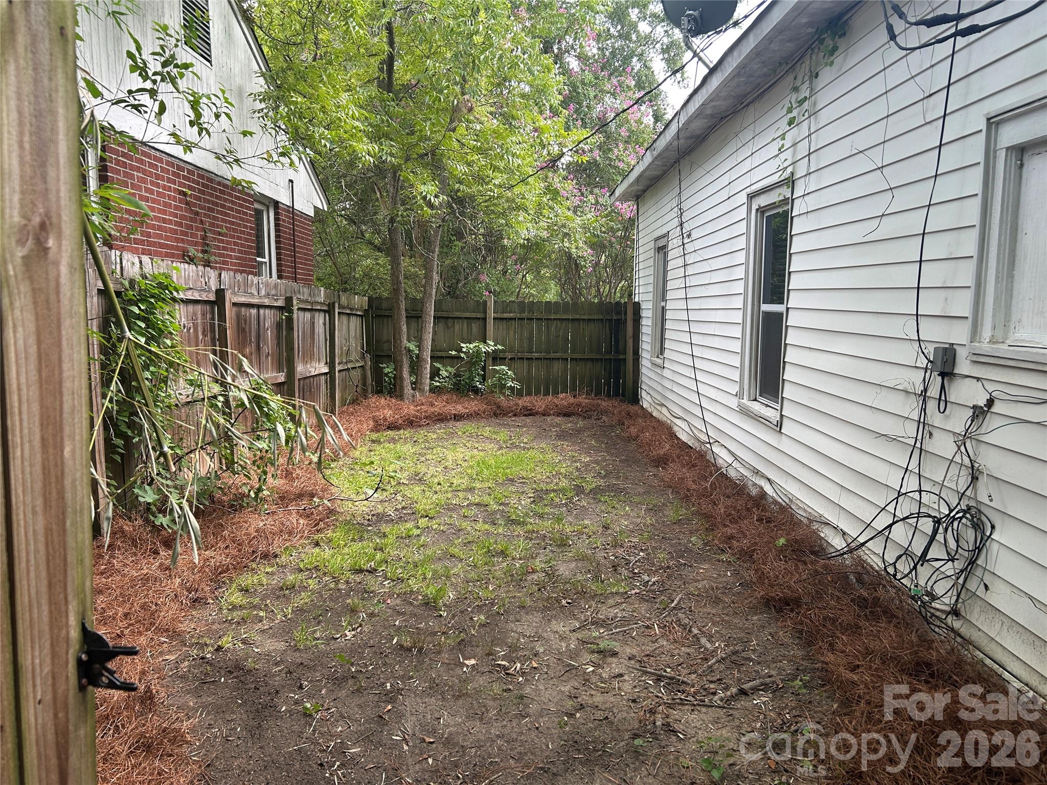 FENCED IN SIDE YARD - 316 W Arch Street, Lancaster