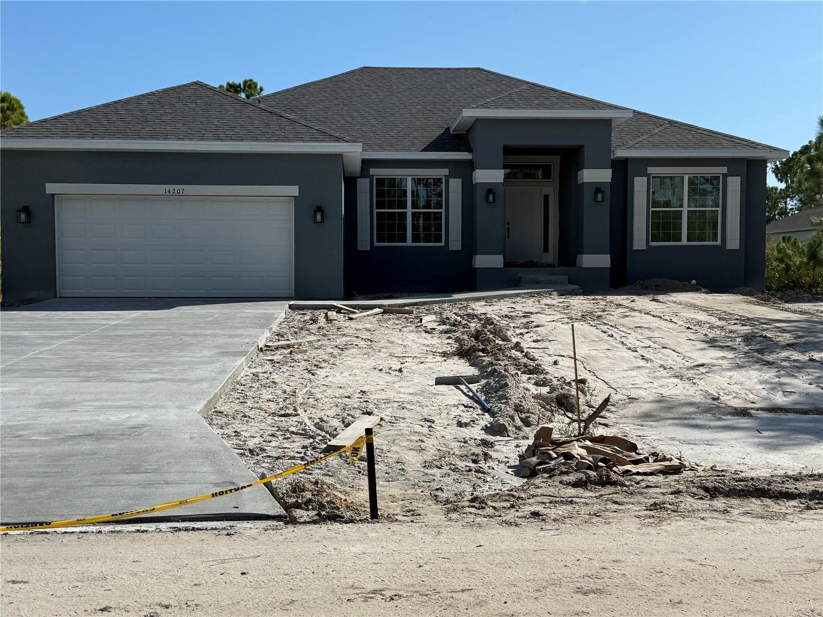 Single Family Residence at 14207 ONSLOW LN, PORT CHARLOTTE, photo 2 of 5
