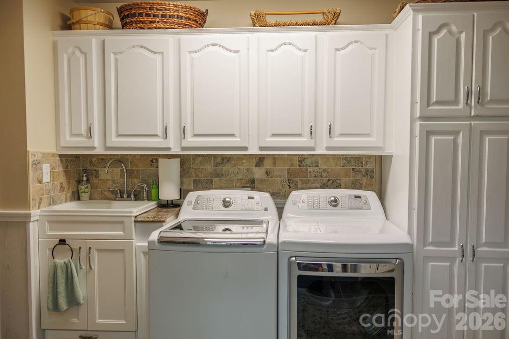 Sink and Laundry Area - 119 Country Meadow Lane, Kings Mountain