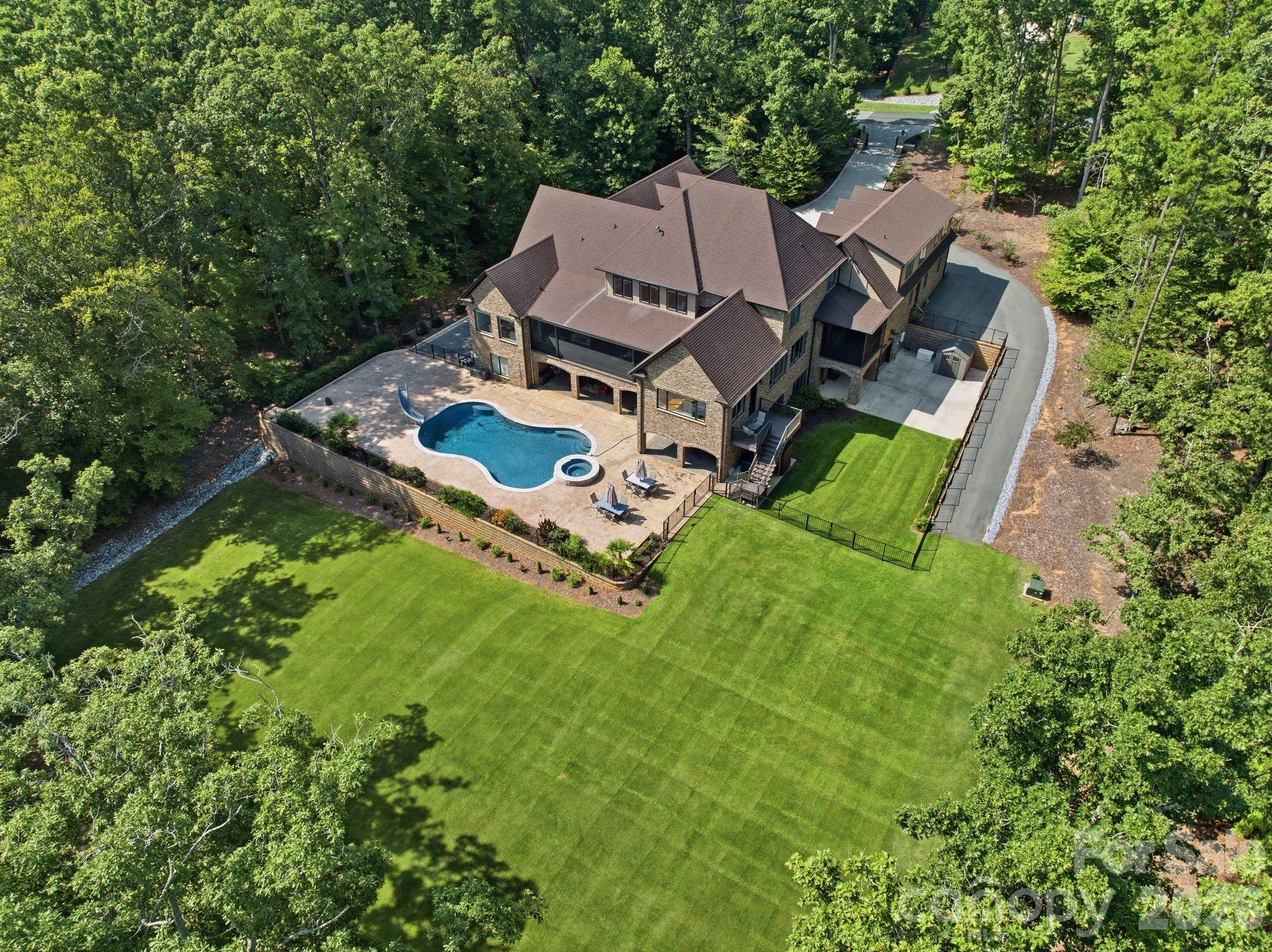Nearly 3 Private Acres - 875 Starboard Reach None, Lexington