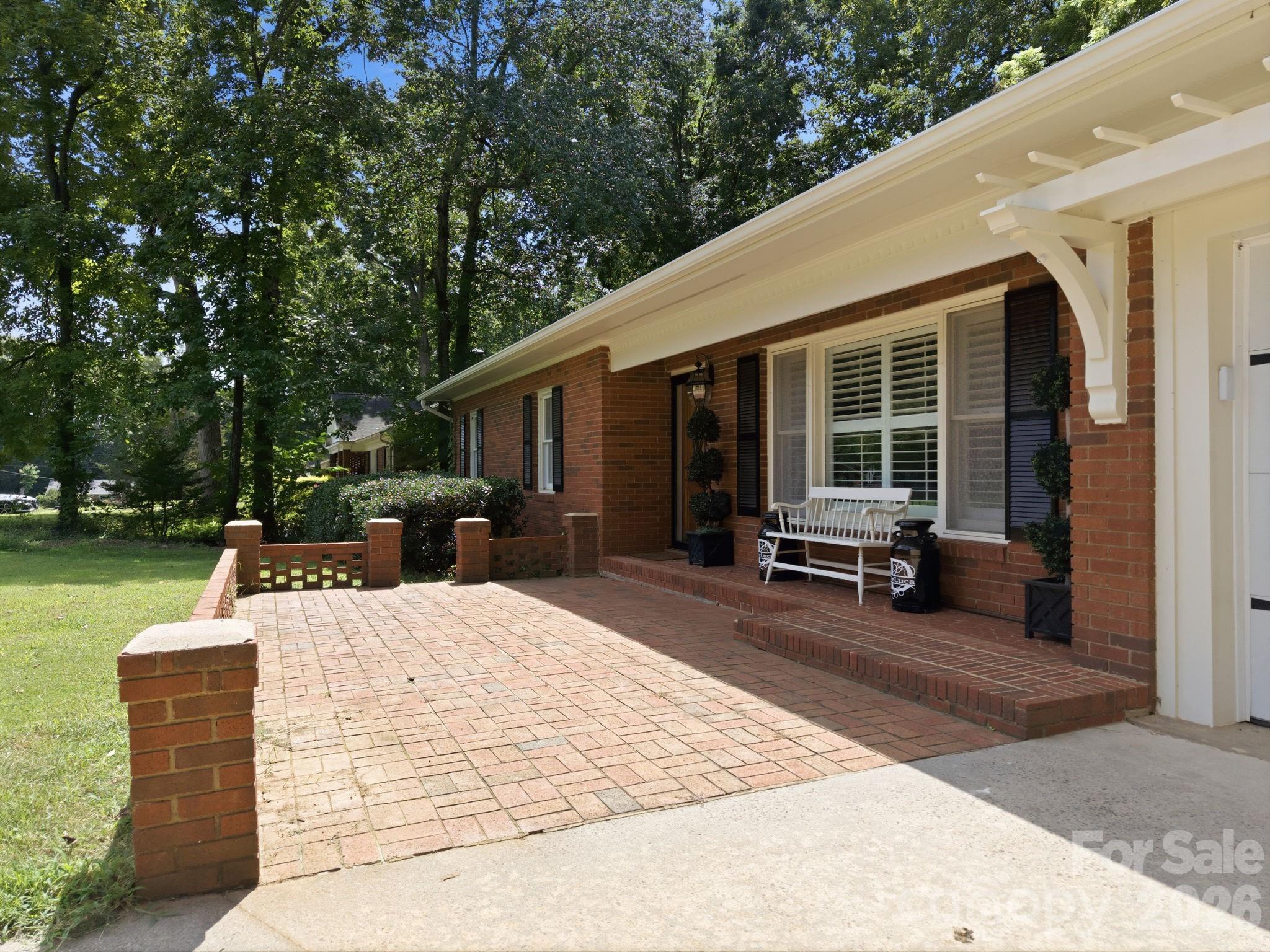 Single Family Residence at 305 Heritage Circle, Statesville, photo 3 of 38
