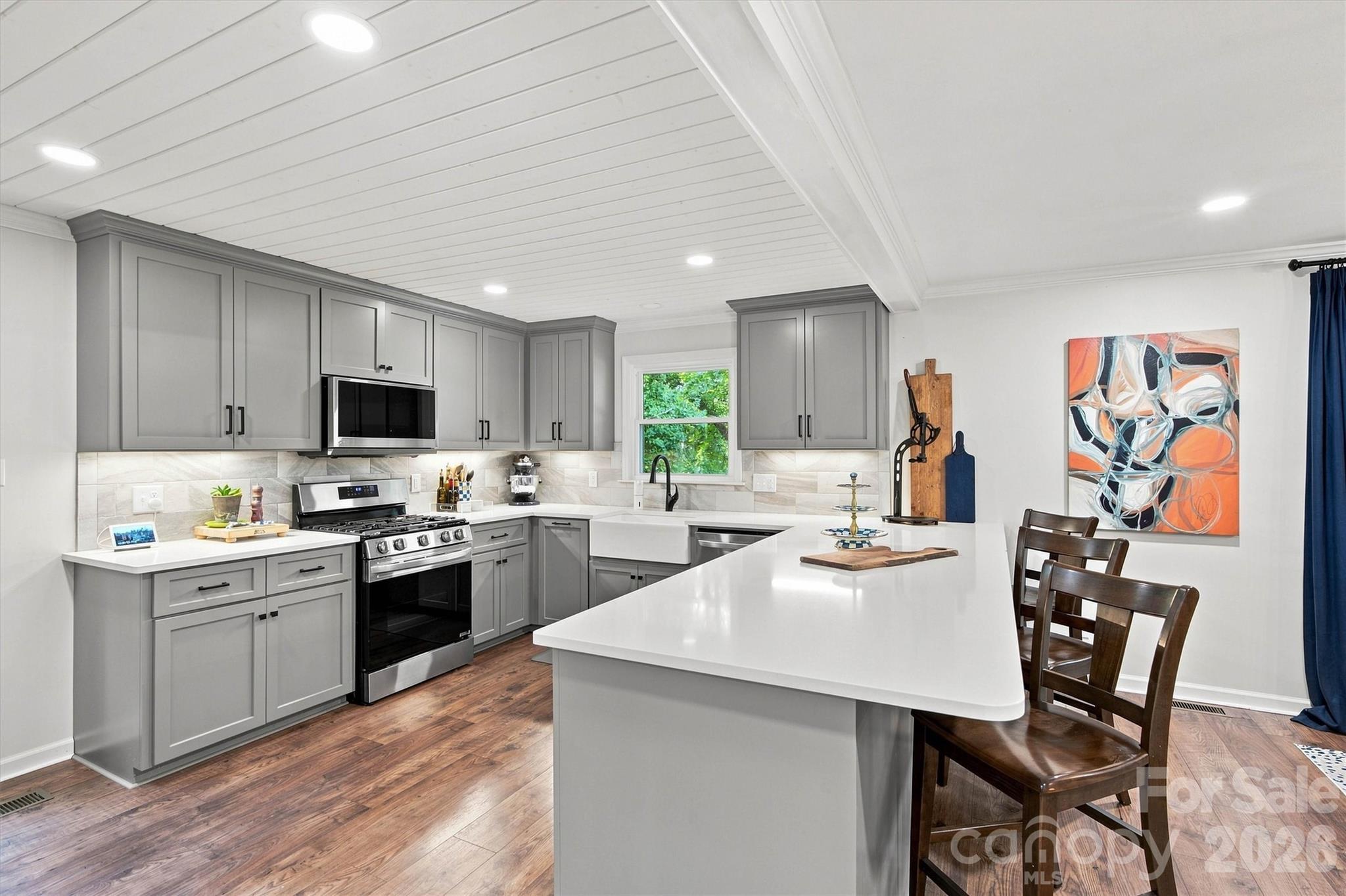 Single Family Residence at 215 Pinehurst Lane, Newton, photo 14 of 46
