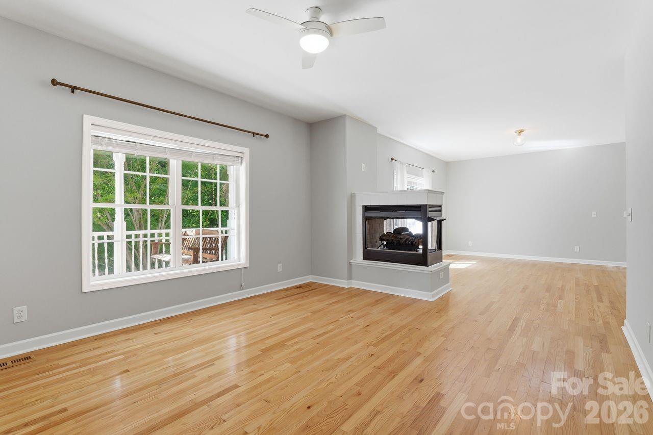Family Room with gas fireplace - 5480 Liberty Hill Road W, York