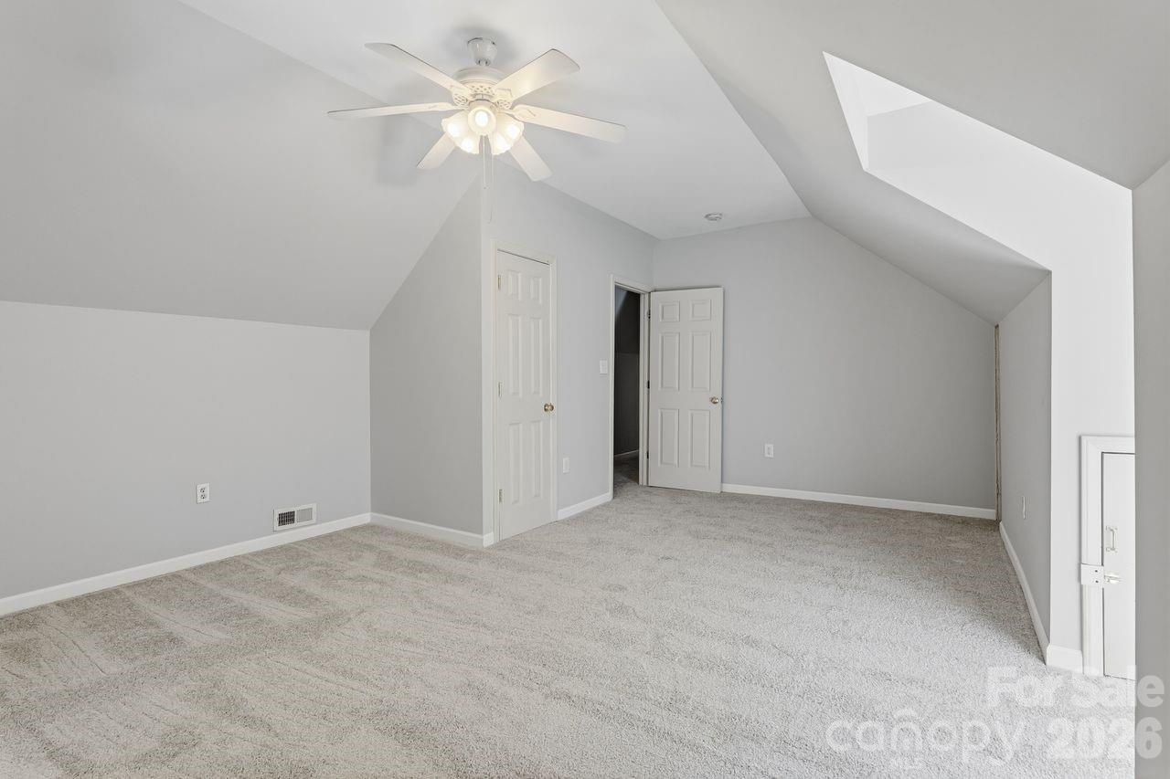 Flex room #2 on upper level - 5480 Liberty Hill Road W, York