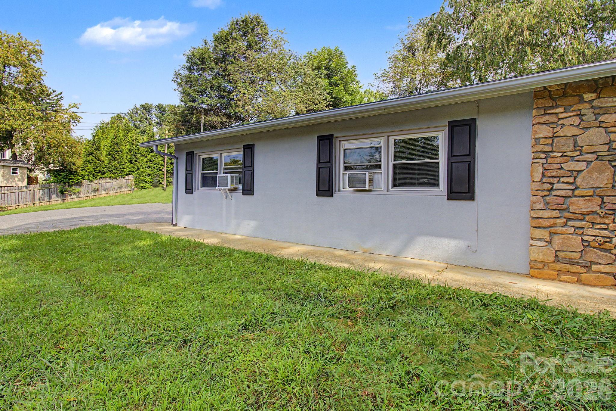 Duplex at 575 Sand Hill Road, Asheville, photo 5 of 42