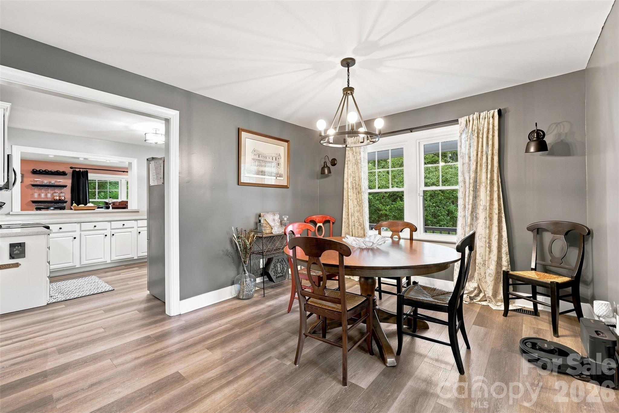 dining area - 208 Barron Park, York