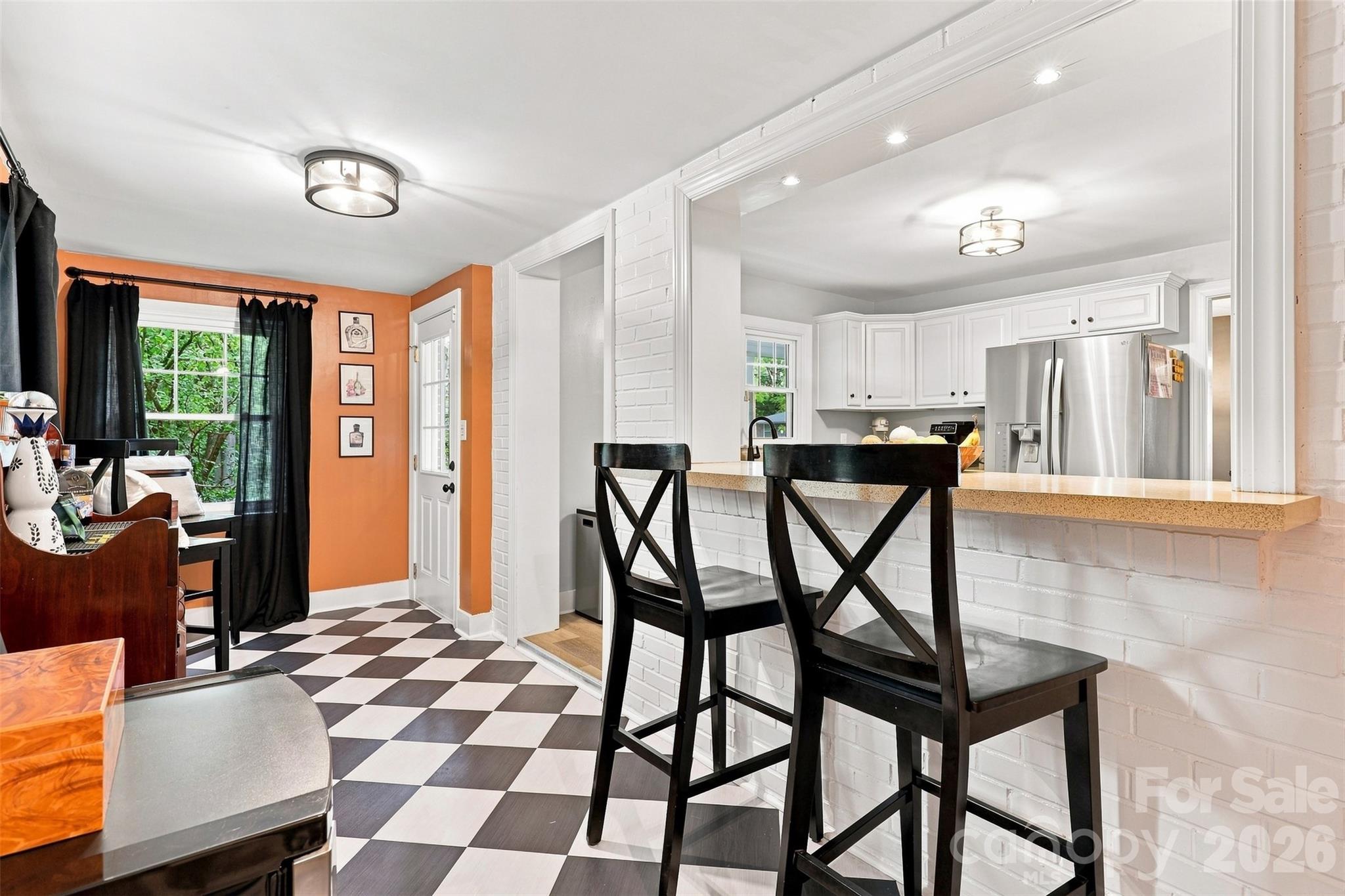 Single Family Residence at 208 Barron Park, York, photo 16 of 39