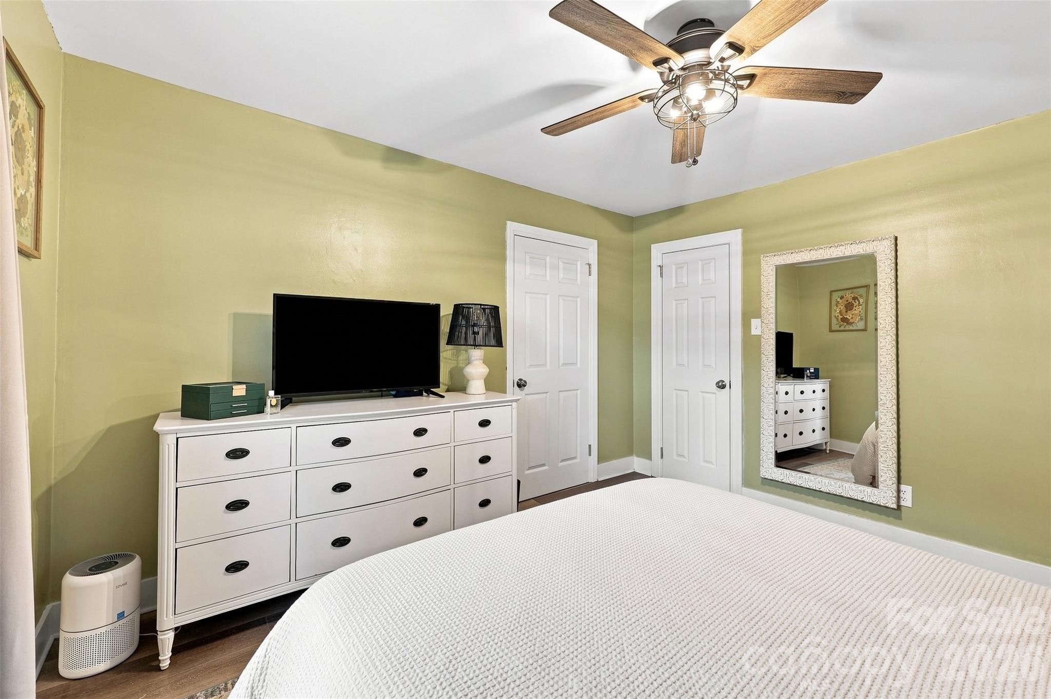 Single Family Residence at 208 Barron Park, York, photo 20 of 39