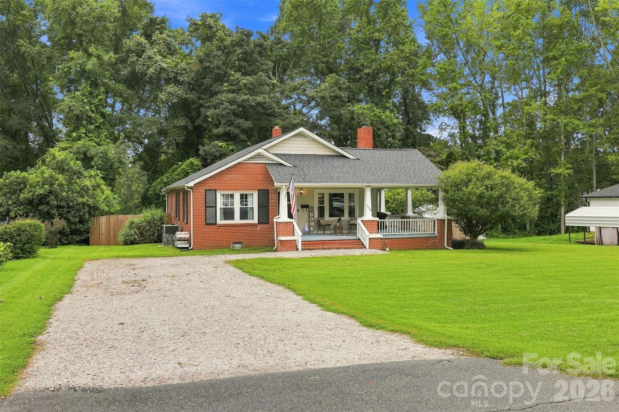 Single Family Residence at 208 Barron Park, York, photo 26 of 39
