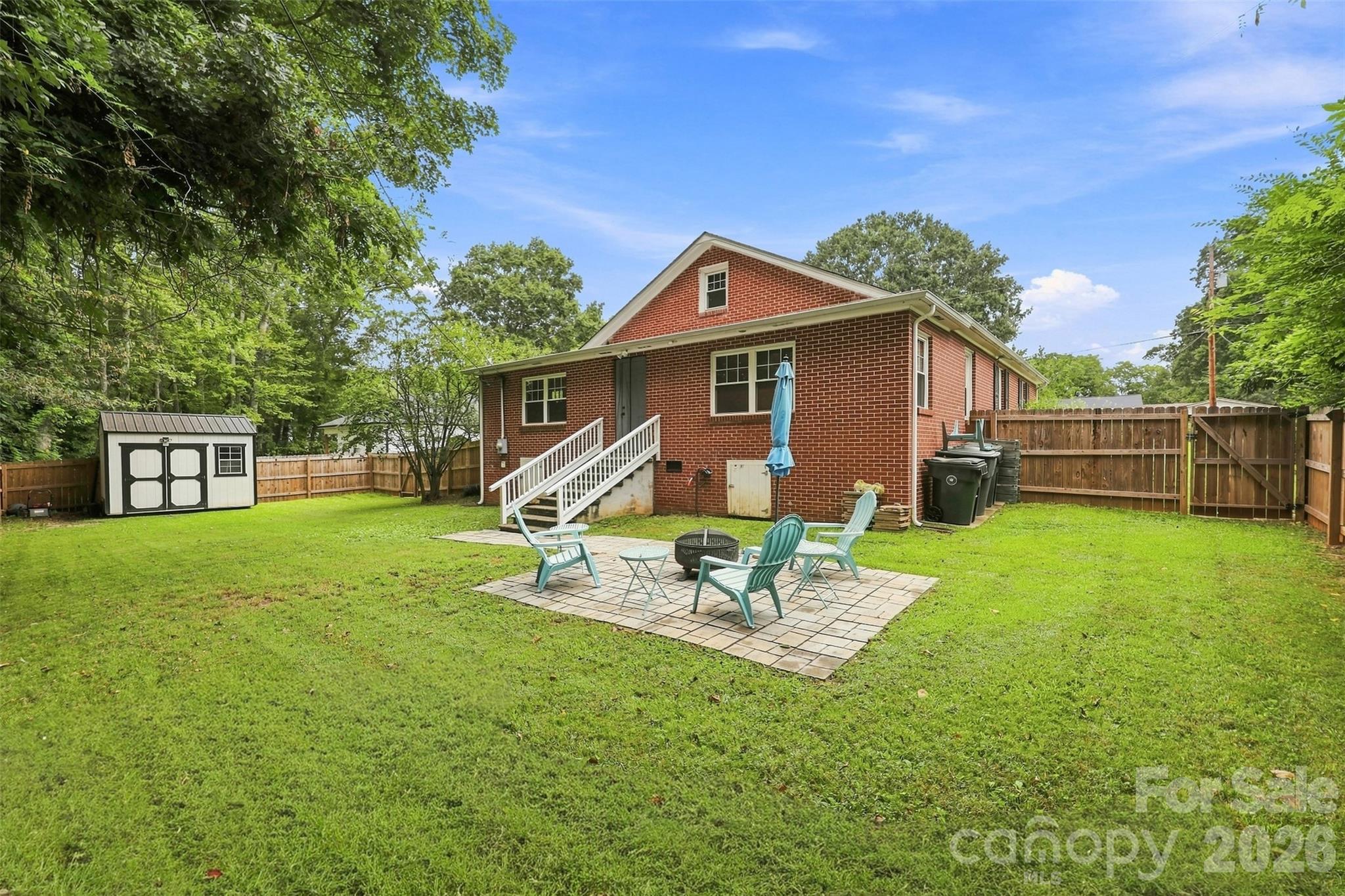 Single Family Residence at 208 Barron Park, York, photo 30 of 39