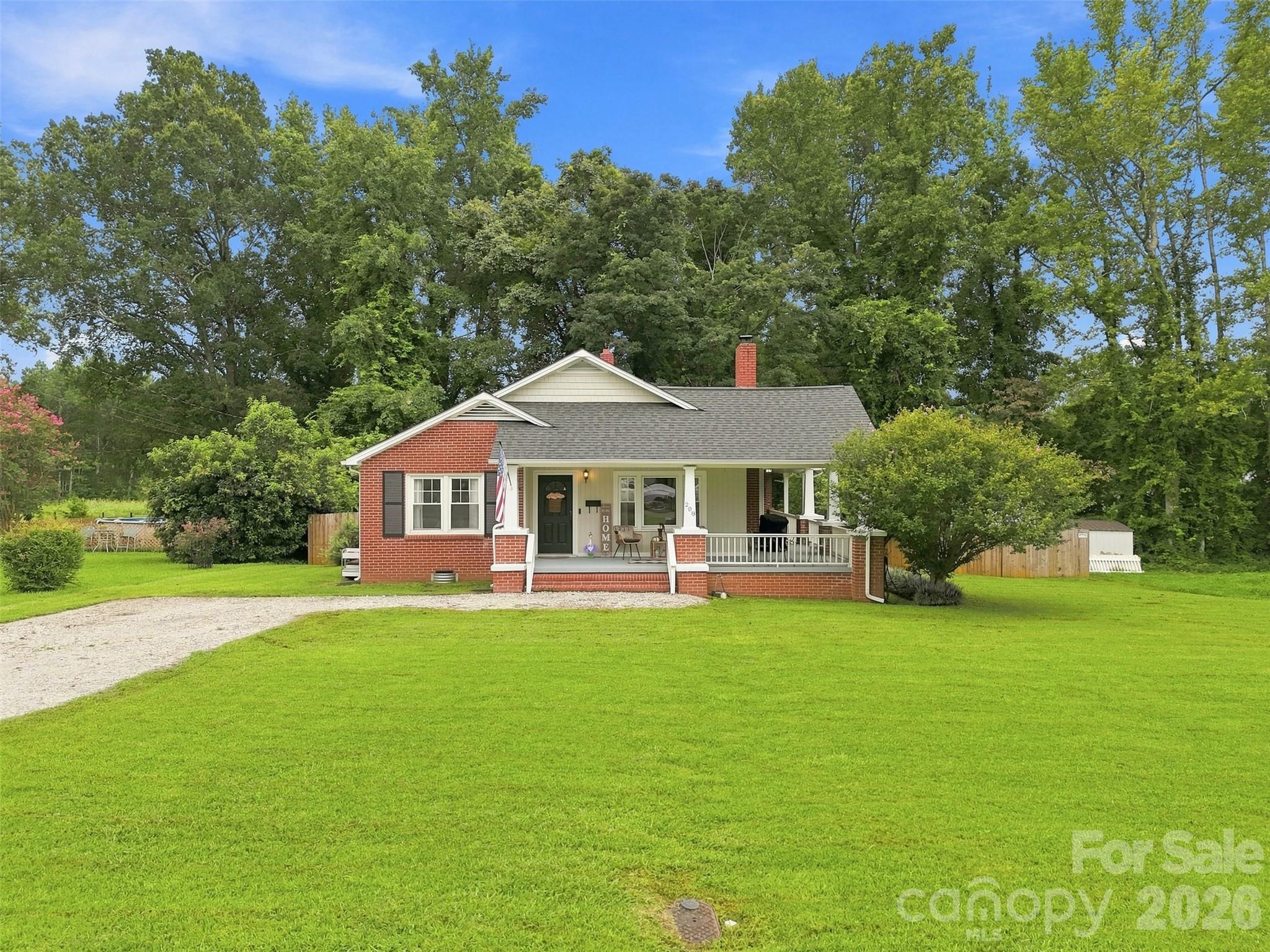 Single Family Residence at 208 Barron Park, York, photo 33 of 39