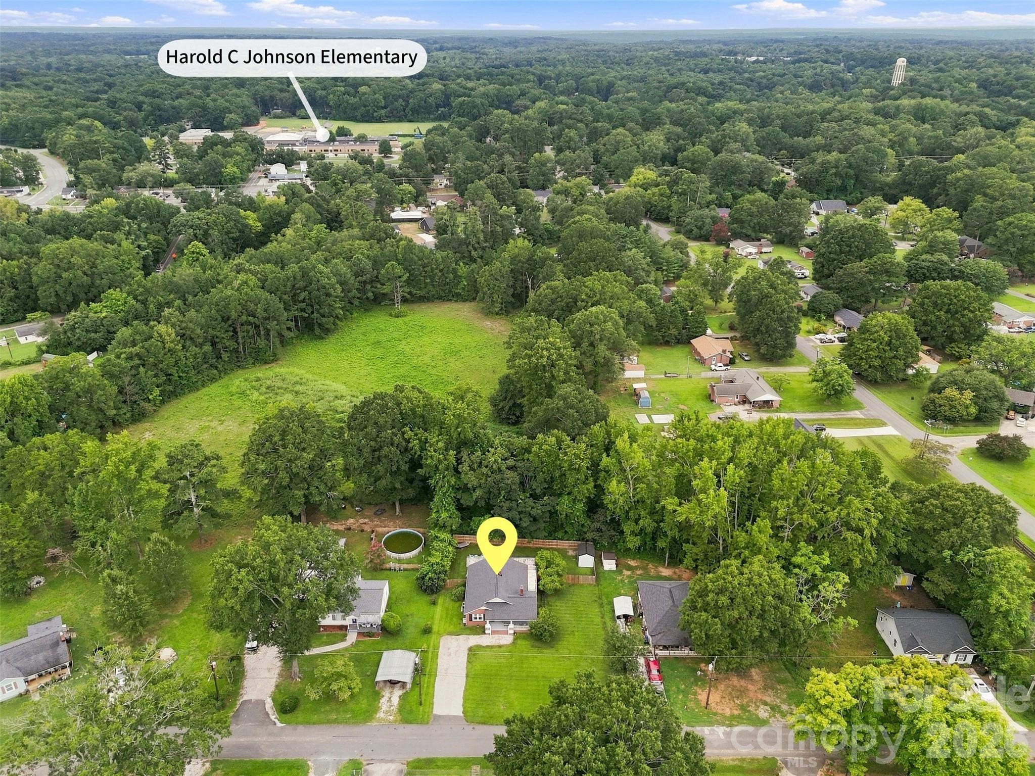 Single Family Residence at 208 Barron Park, York, photo 36 of 39