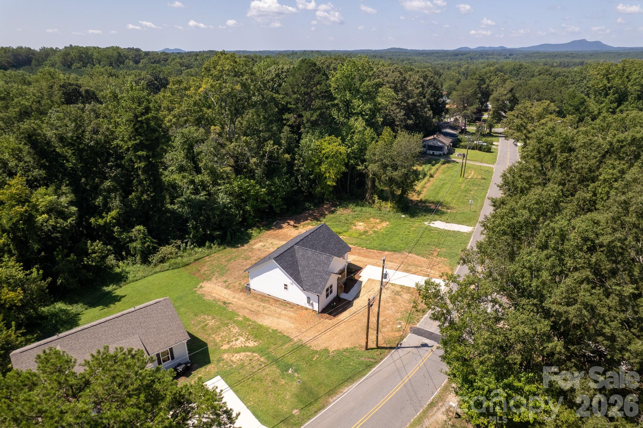 Single Family Residence at 409 Queens Road, Gastonia, photo 11 of 30
