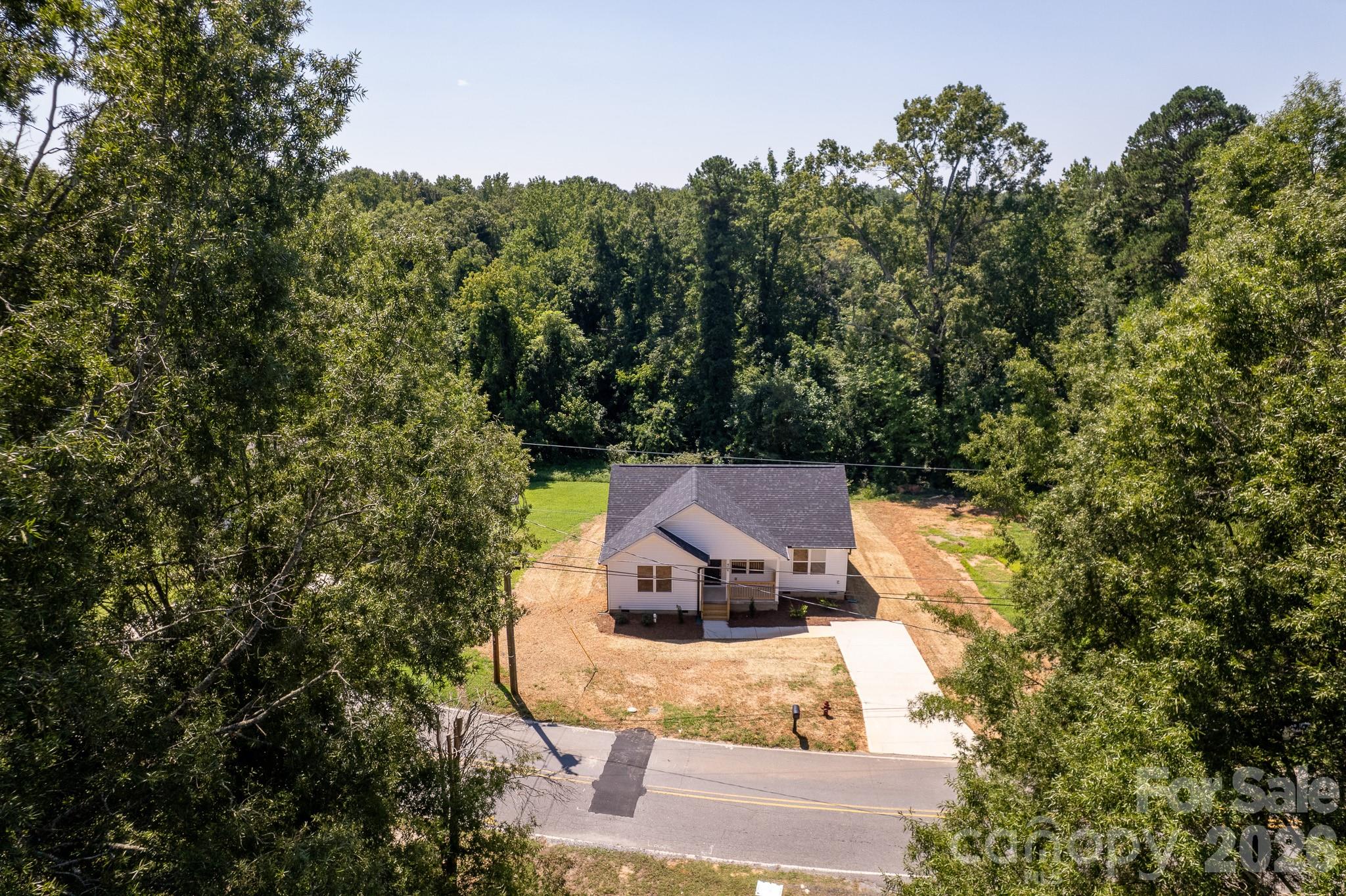 Single Family Residence at 409 Queens Road, Gastonia, photo 13 of 30