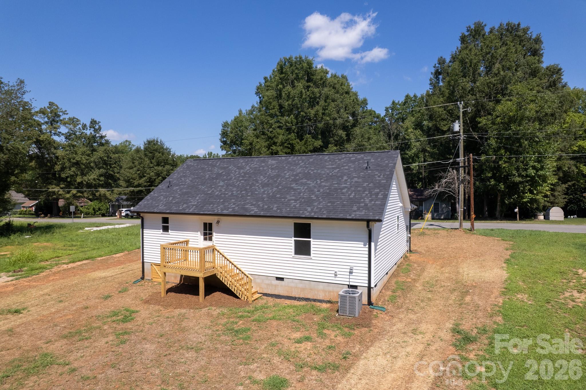 Single Family Residence at 409 Queens Road, Gastonia, photo 14 of 30