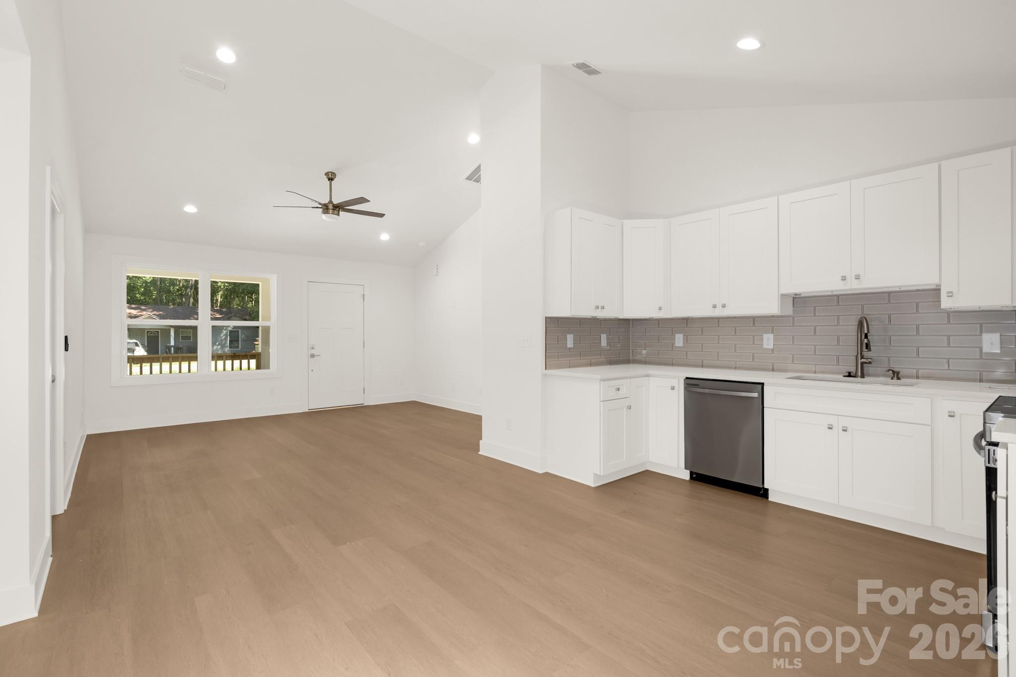 Single Family Residence at 409 Queens Road, Gastonia, photo 22 of 30