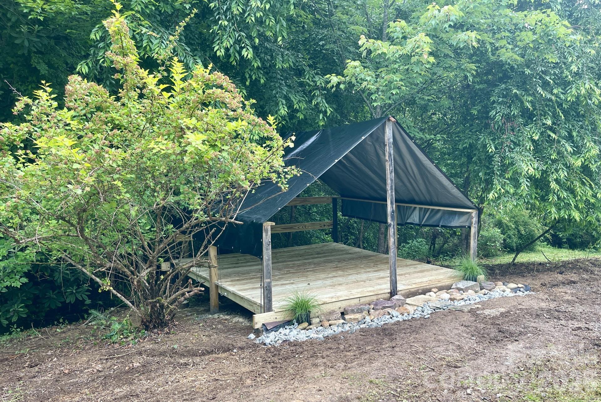 Campsite by the Stream - 354 King Road, Pisgah Forest