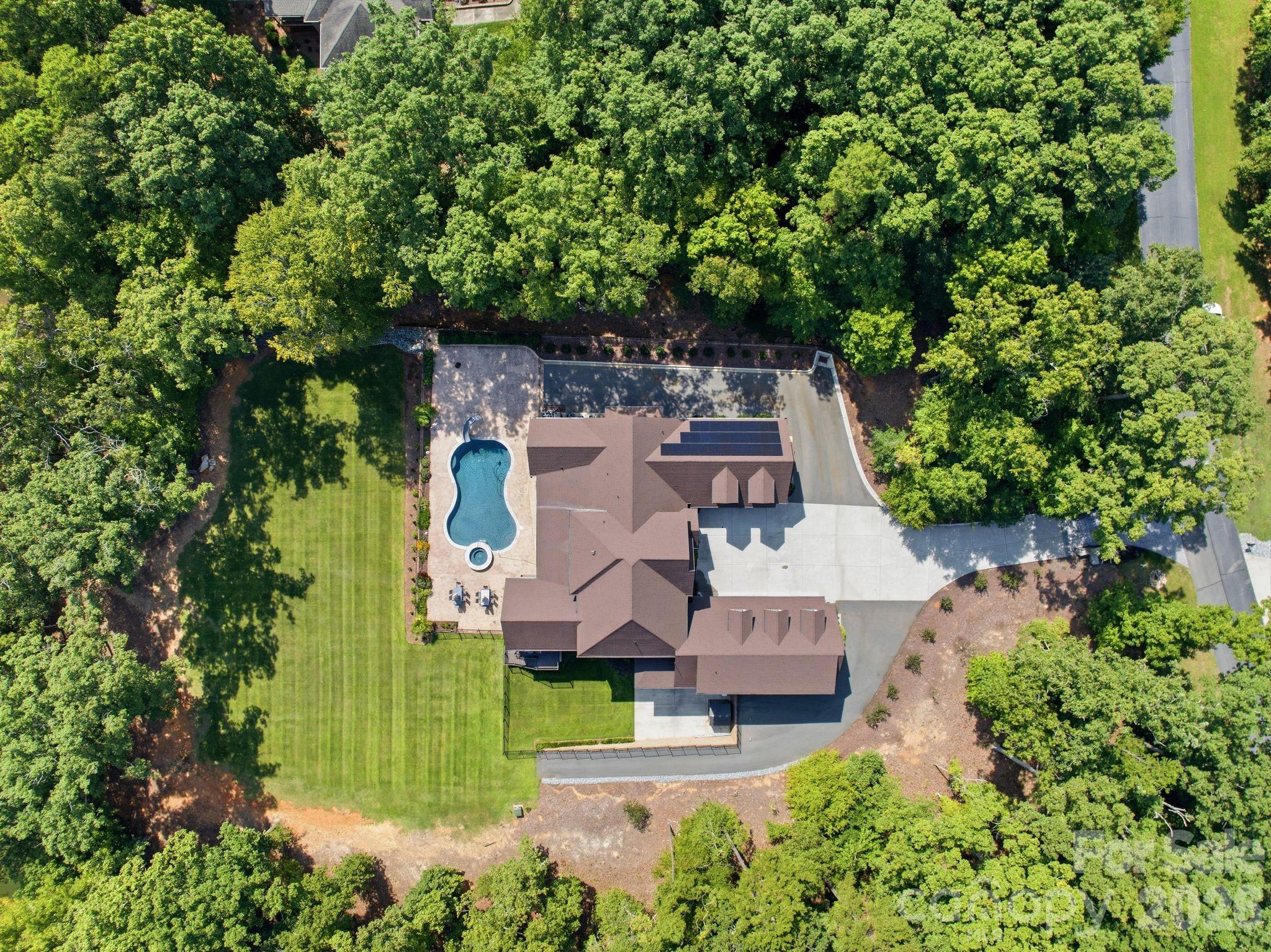 Nearly 3 Private Acres Designed for Lakefront Living - 875 Starboard Reach None, Lexington