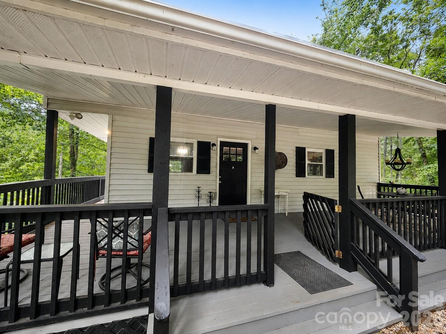 Single Family Residence at 47 Caribou Lane, Burnsville, photo 3 of 33