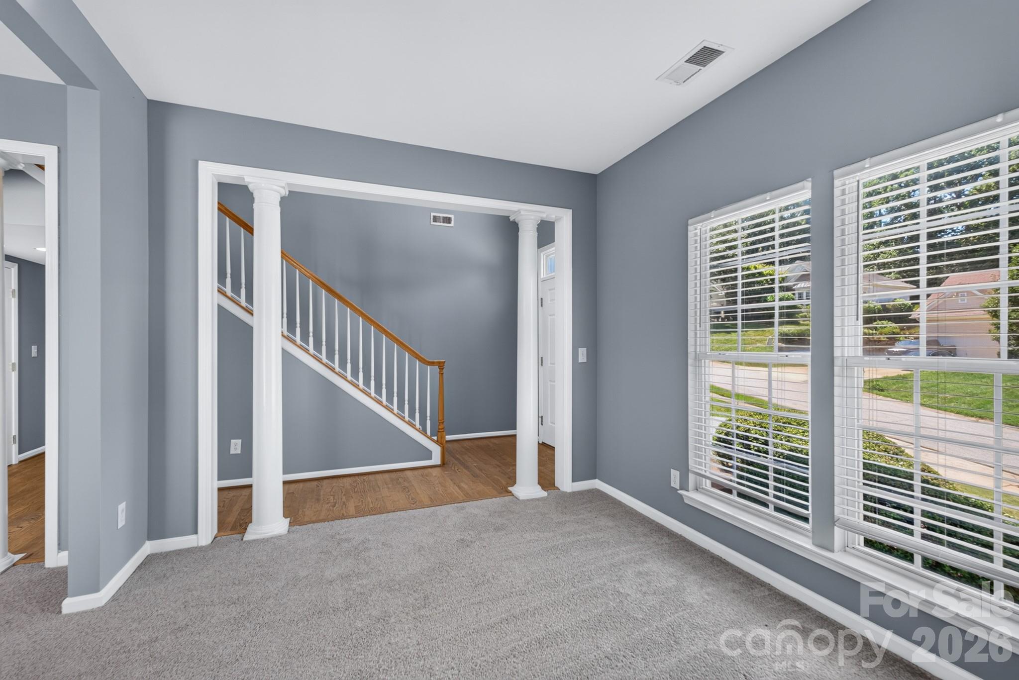 Single Family Residence at 728 Knightswood Road, Fort Mill, photo 3 of 36