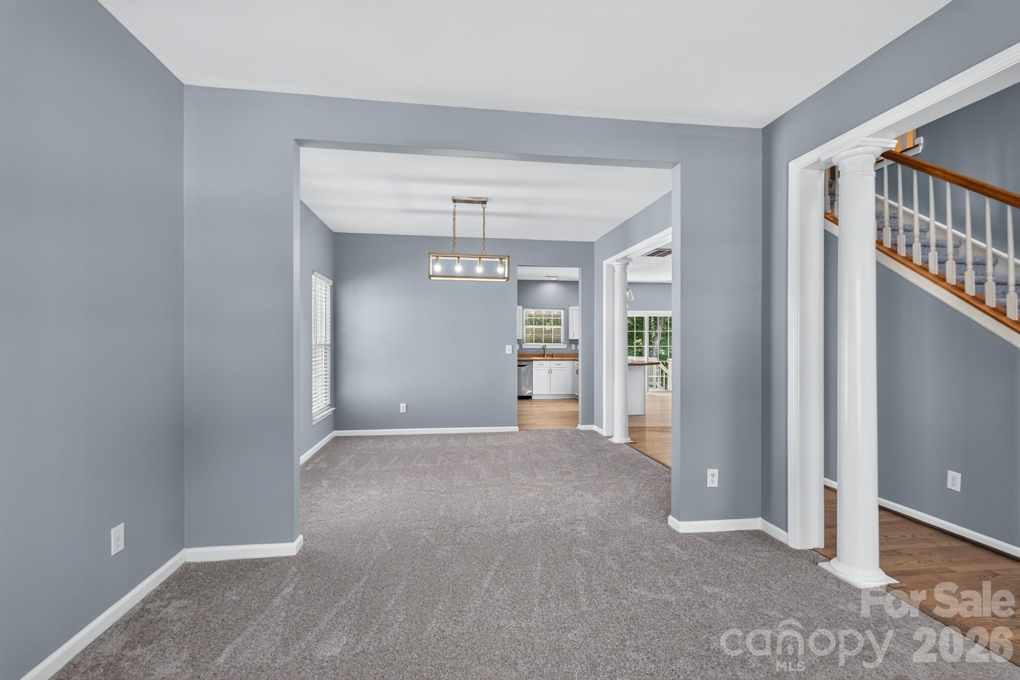 Single Family Residence at 728 Knightswood Road, Fort Mill, photo 4 of 36