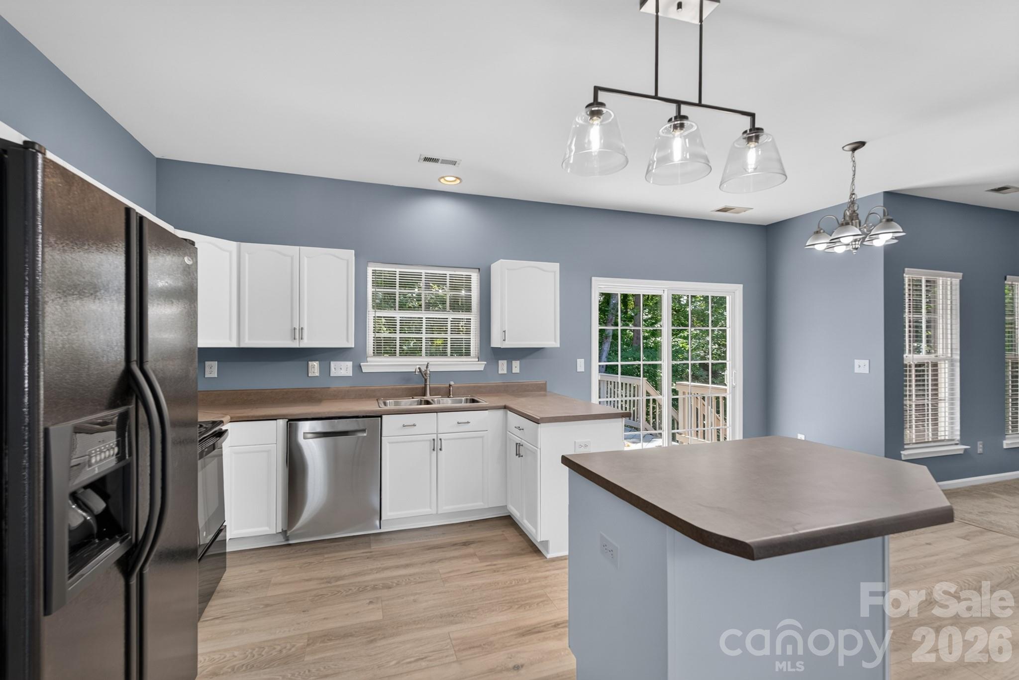 Single Family Residence at 728 Knightswood Road, Fort Mill, photo 11 of 36