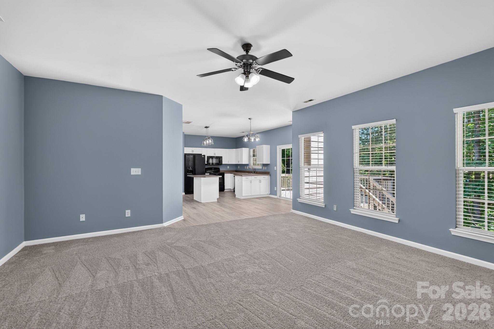 Single Family Residence at 728 Knightswood Road, Fort Mill, photo 15 of 36