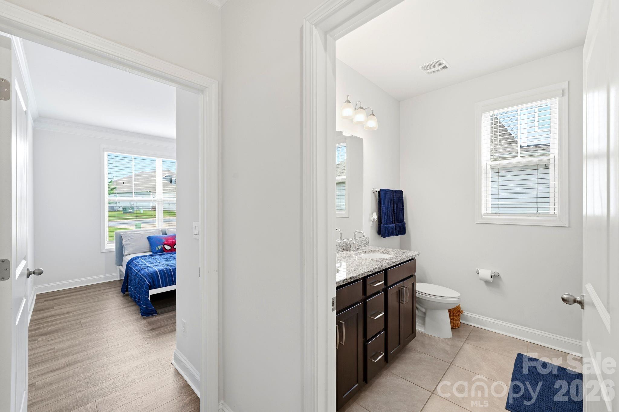 Single Family Residence at 4374 Riverton Loop, Denver, photo 7 of 34