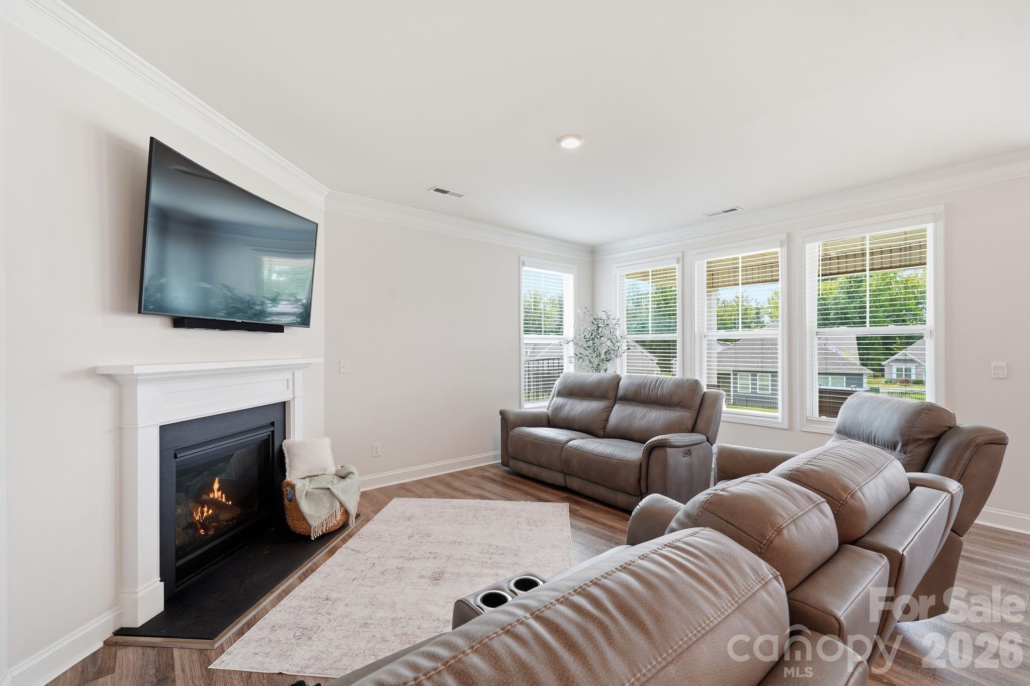 Single Family Residence at 4374 Riverton Loop, Denver, photo 20 of 34