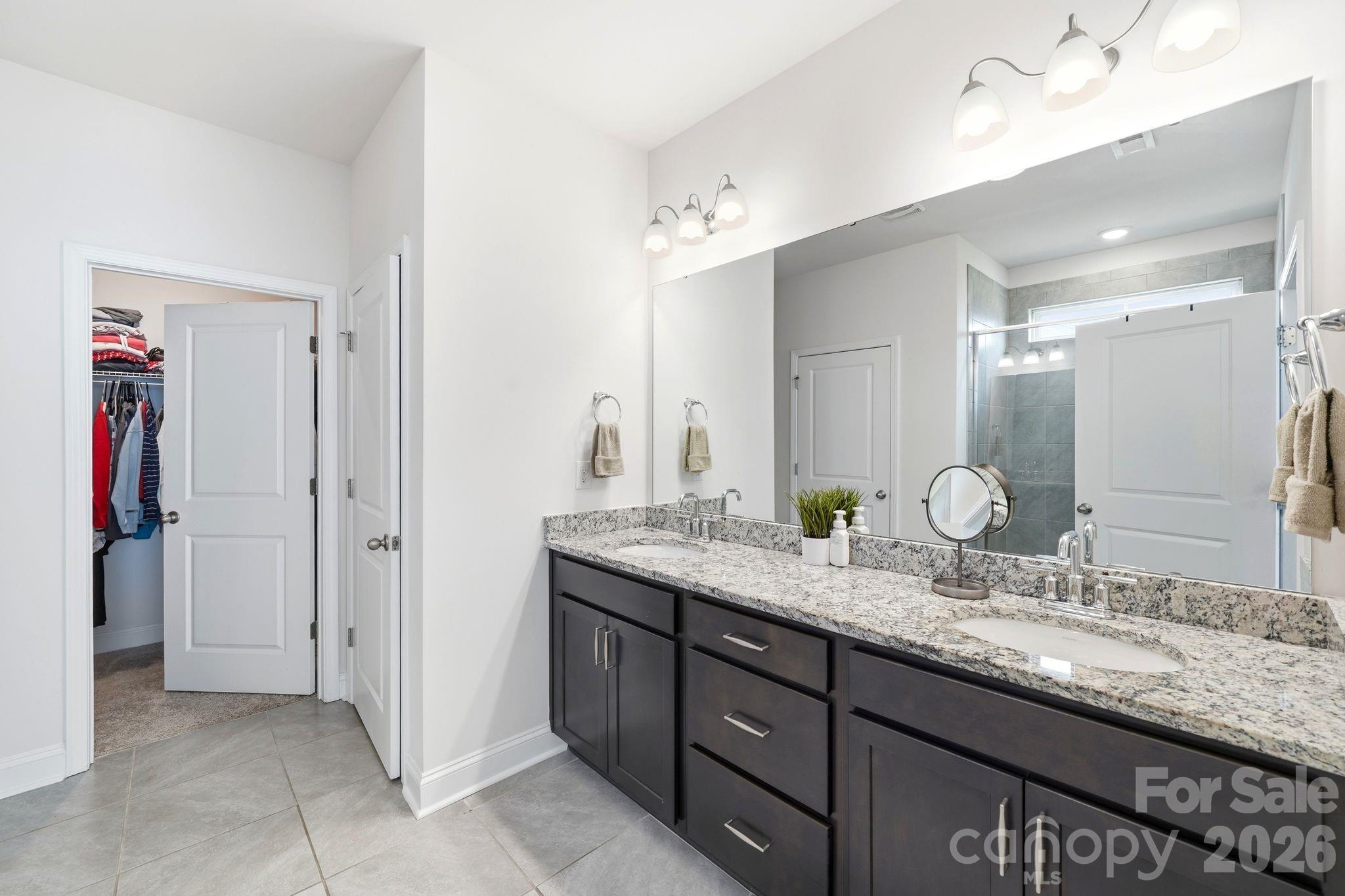 Single Family Residence at 4374 Riverton Loop, Denver, photo 27 of 34
