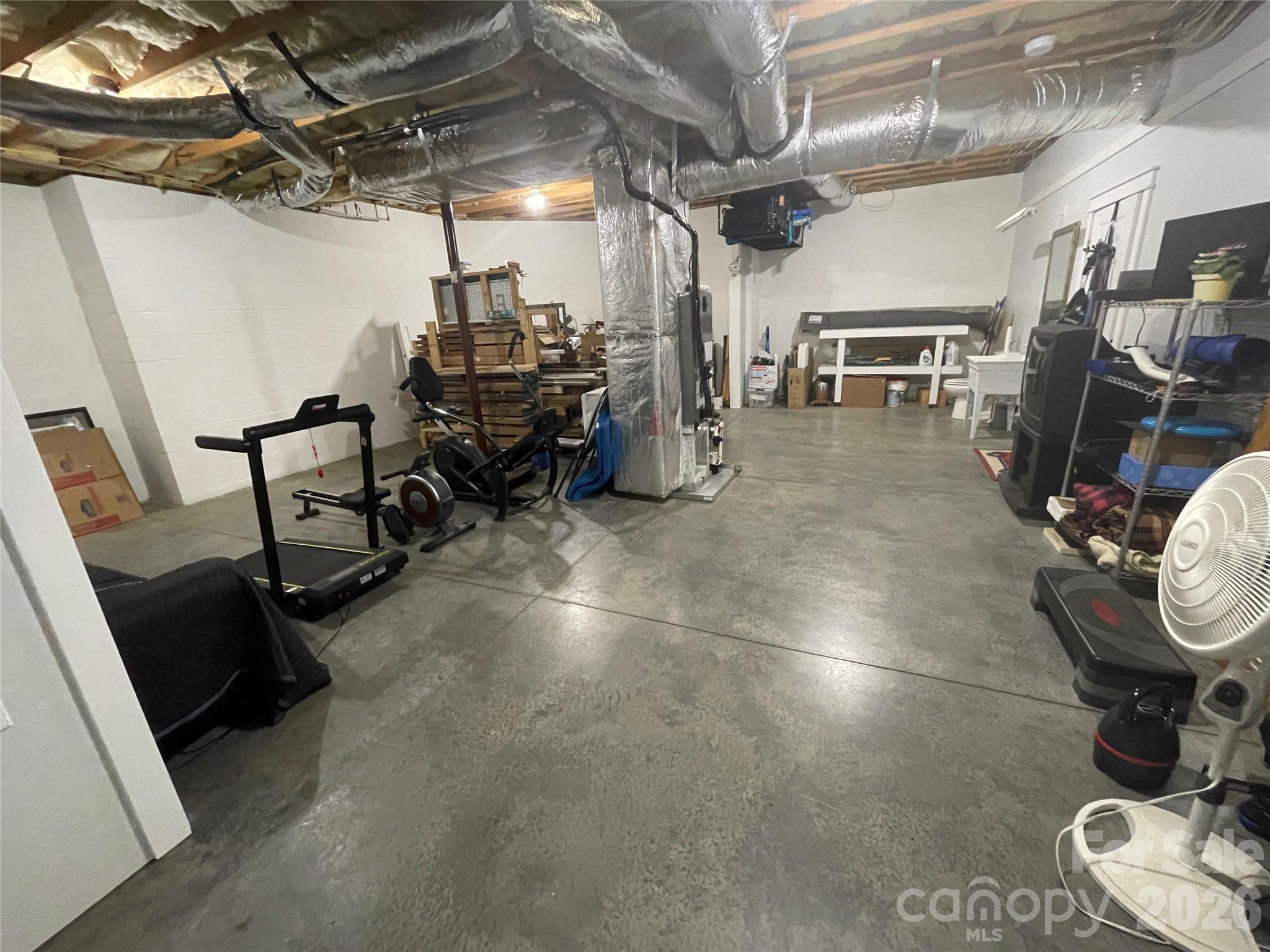 Workshop and extra storage - 162 Twin Lakes Drive, Statesville