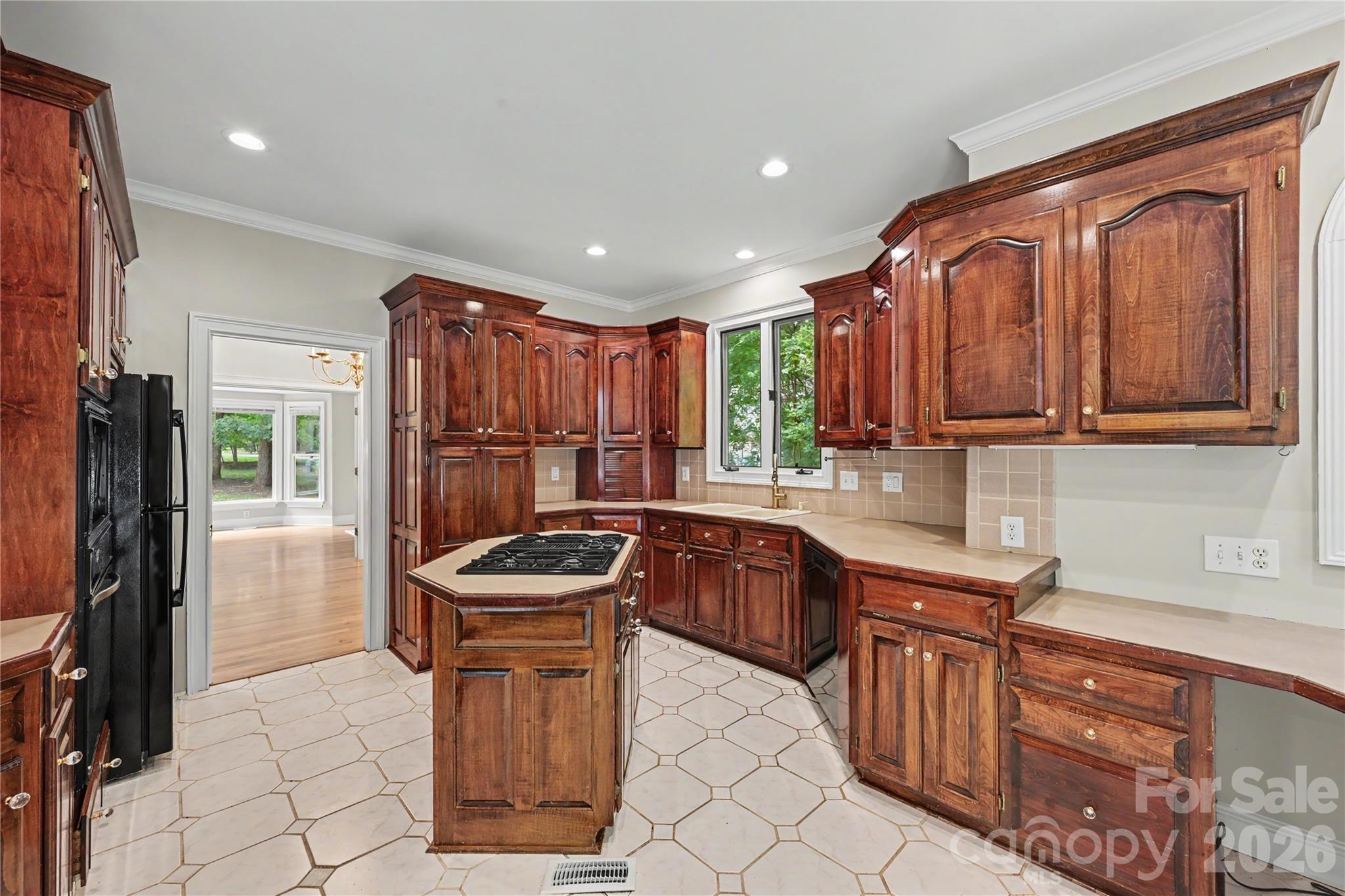 Single Family Residence at 165 Futrell Landing, New London, photo 8 of 48