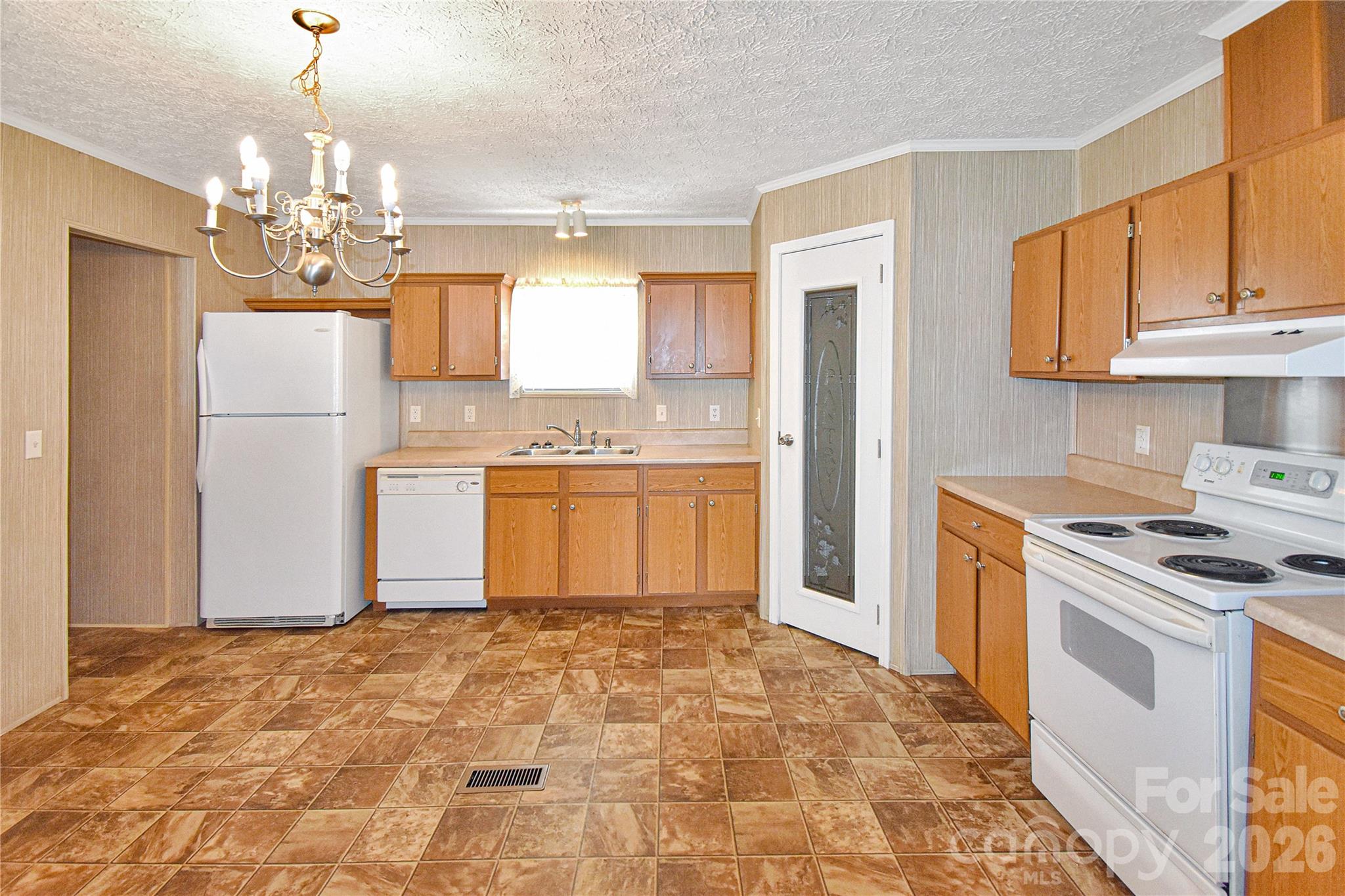 Single Family Residence at 432 Forest Place NW, Lenoir, photo 9 of 27