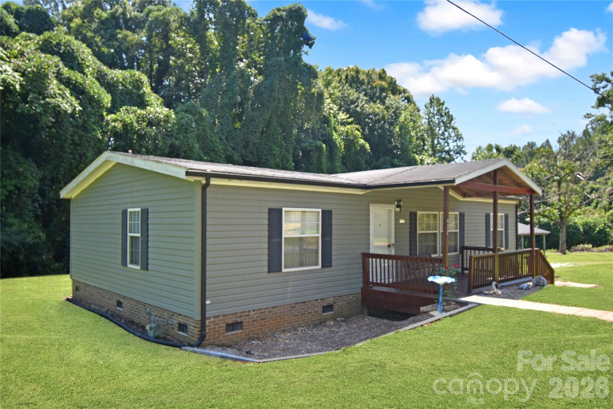 Single Family Residence at 432 Forest Place NW, Lenoir, photo 3 of 27
