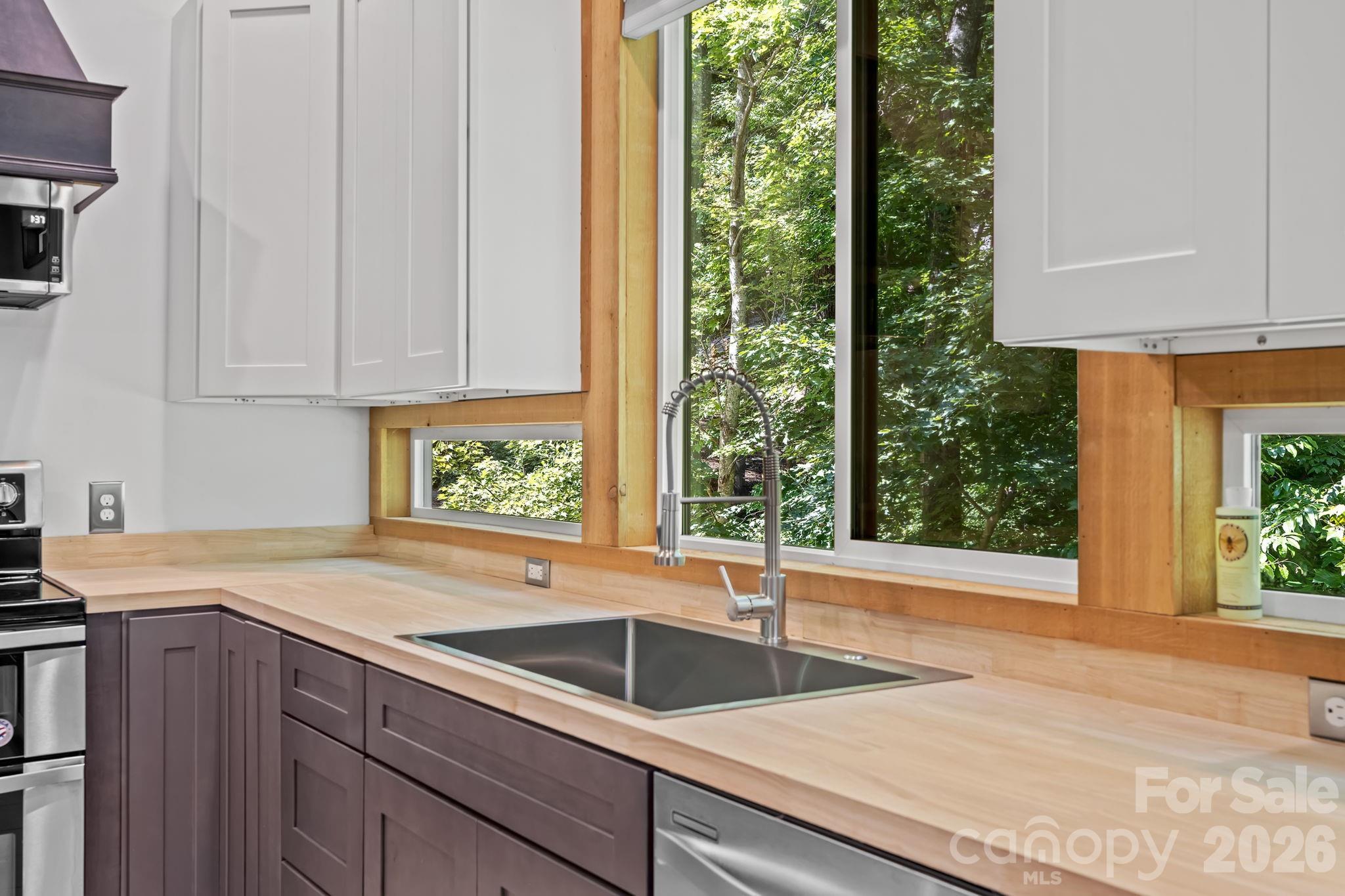Single Family Residence at 506 Silent Forest Drive, Canton, photo 11 of 34