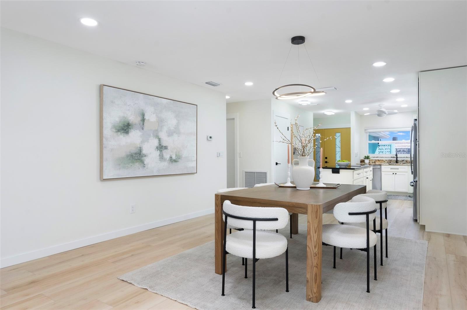 Great Dining area, Kitchen  view - 382 BOCA CIEGA POINT BLVD S, ST PETERSBURG
