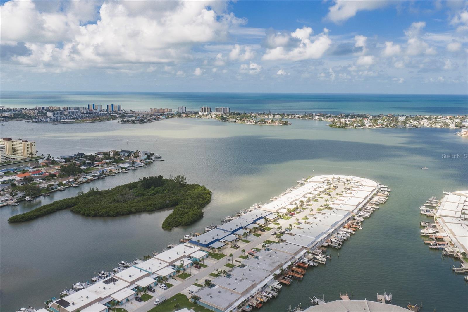 Villa at 382 BOCA CIEGA POINT BLVD S, ST PETERSBURG, photo 32 of 65