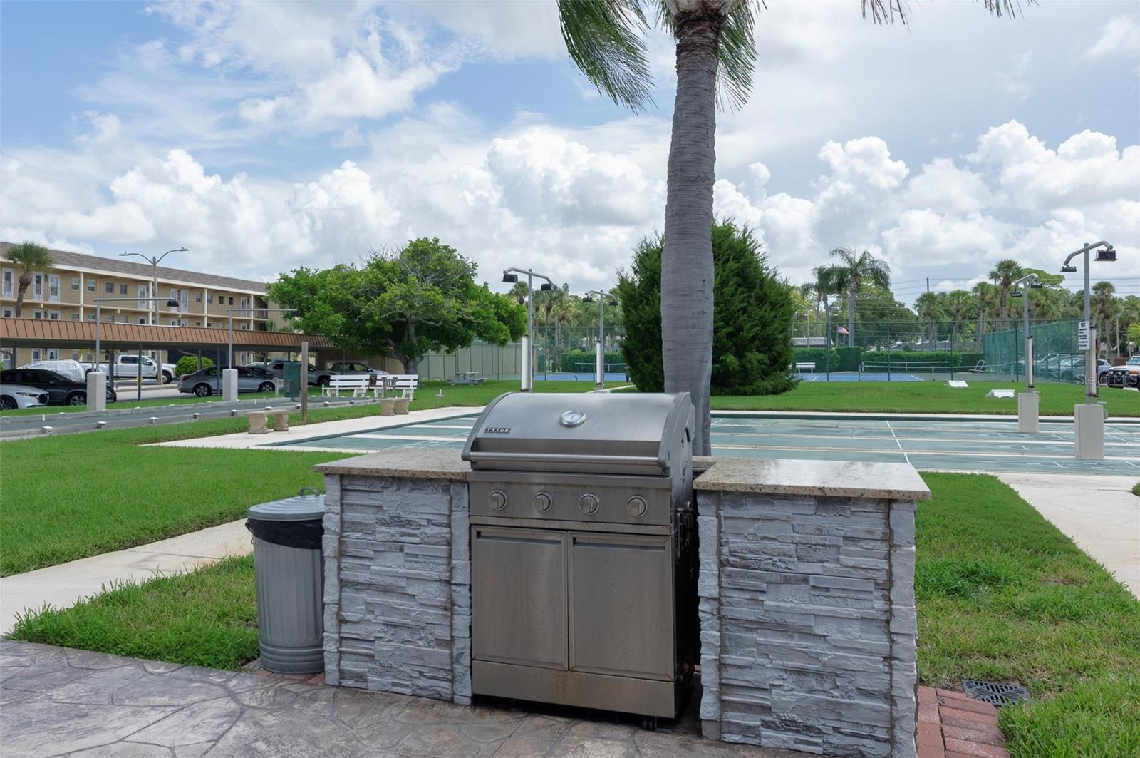 Community BQ, too! - 382 BOCA CIEGA POINT BLVD S, ST PETERSBURG