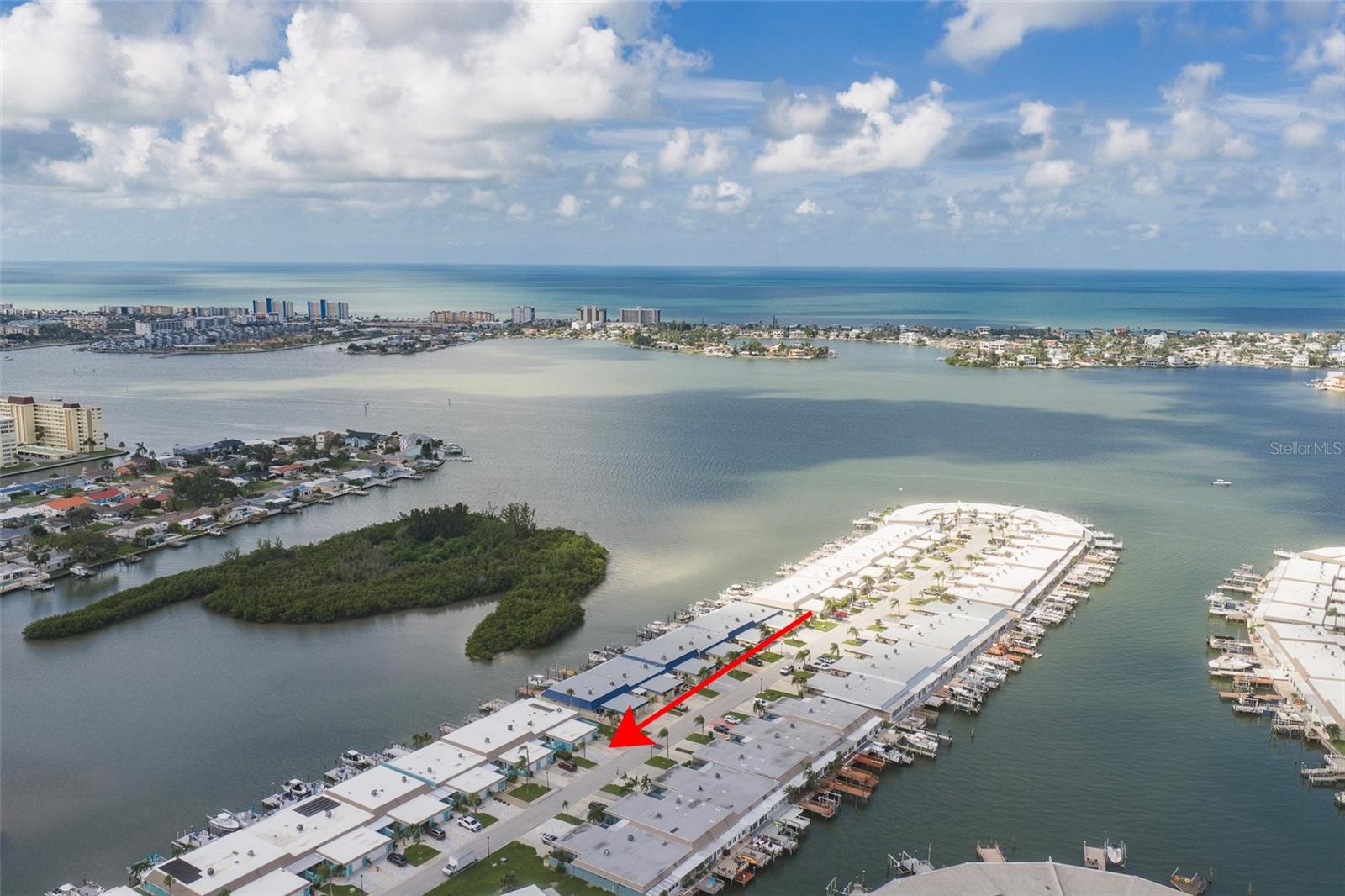 Just minutes to the beaches, on the mainland. - 382 BOCA CIEGA POINT BLVD S, ST PETERSBURG