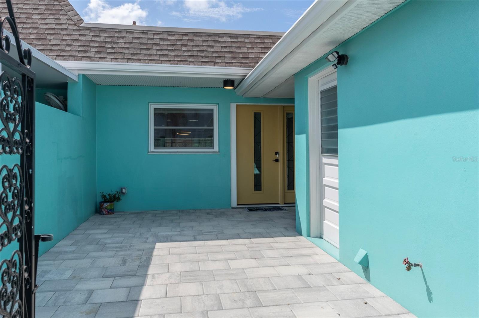 Your Waterfront Villa Awaits.  Private courtyard, versatile- see what you can do! Privacy! Your Oasis! - 382 BOCA CIEGA POINT BLVD S, ST PETERSBURG